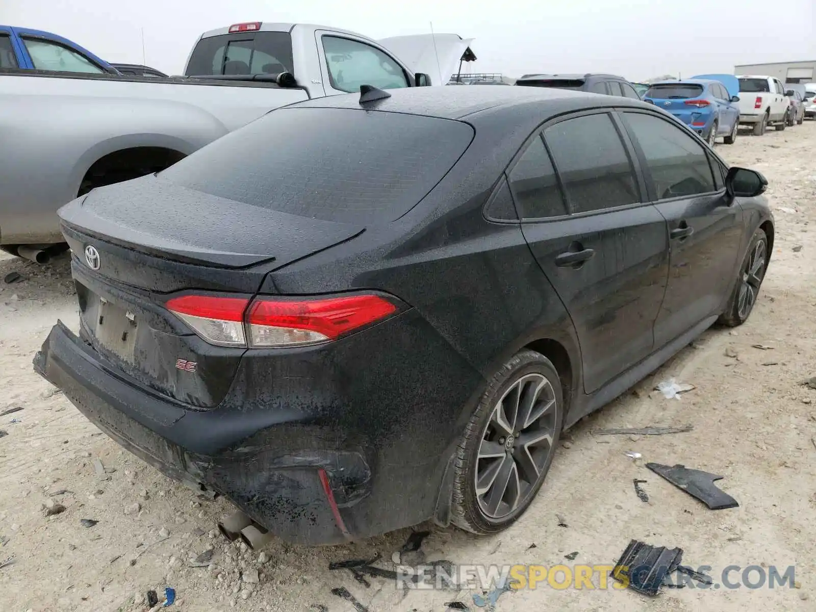 4 Photograph of a damaged car 5YFS4RCE1LP044754 TOYOTA COROLLA 2020
