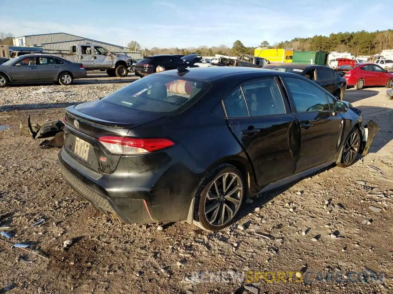 4 Photograph of a damaged car 5YFS4RCE1LP044947 TOYOTA COROLLA 2020