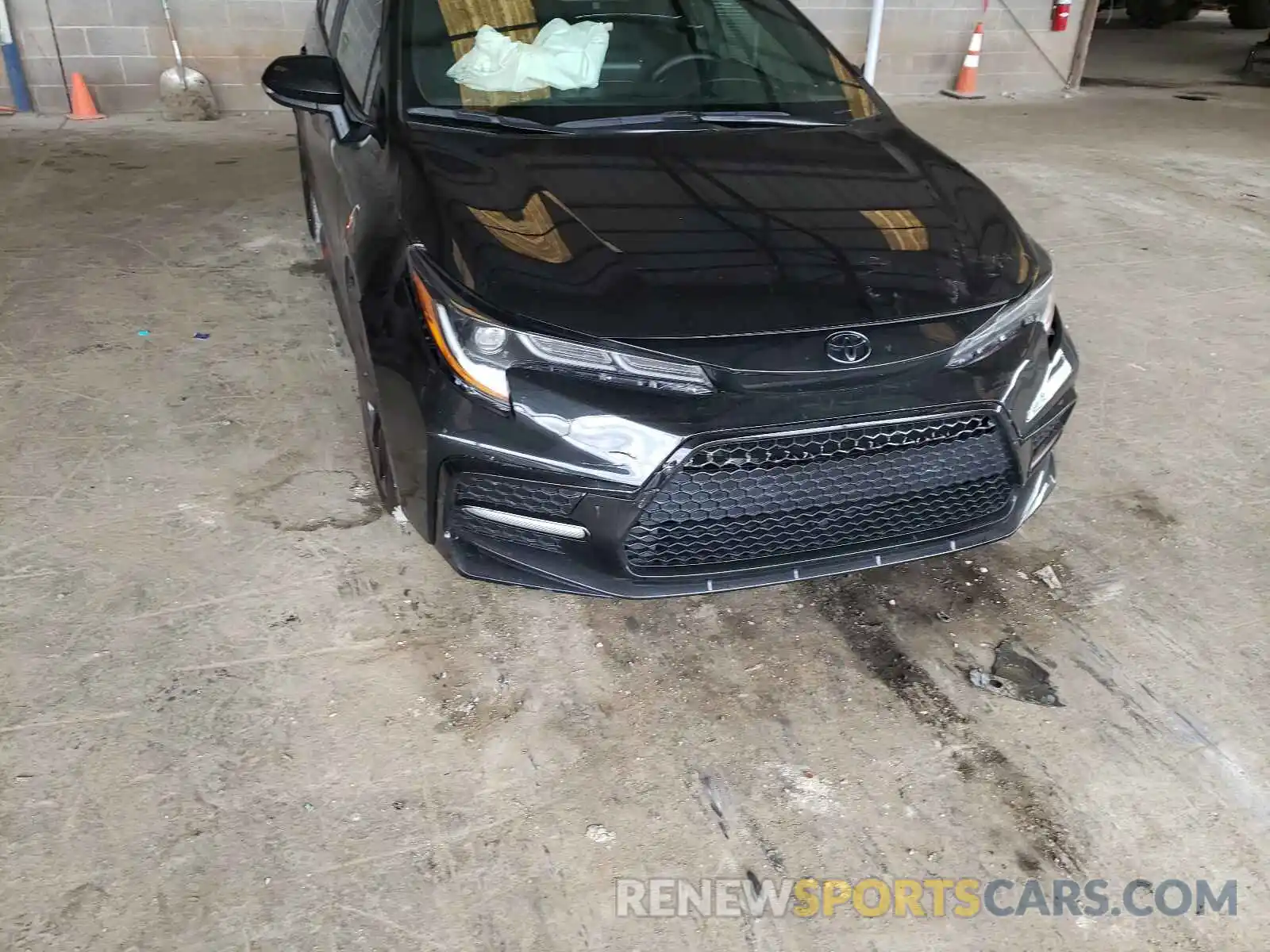 9 Photograph of a damaged car 5YFS4RCE1LP045712 TOYOTA COROLLA 2020