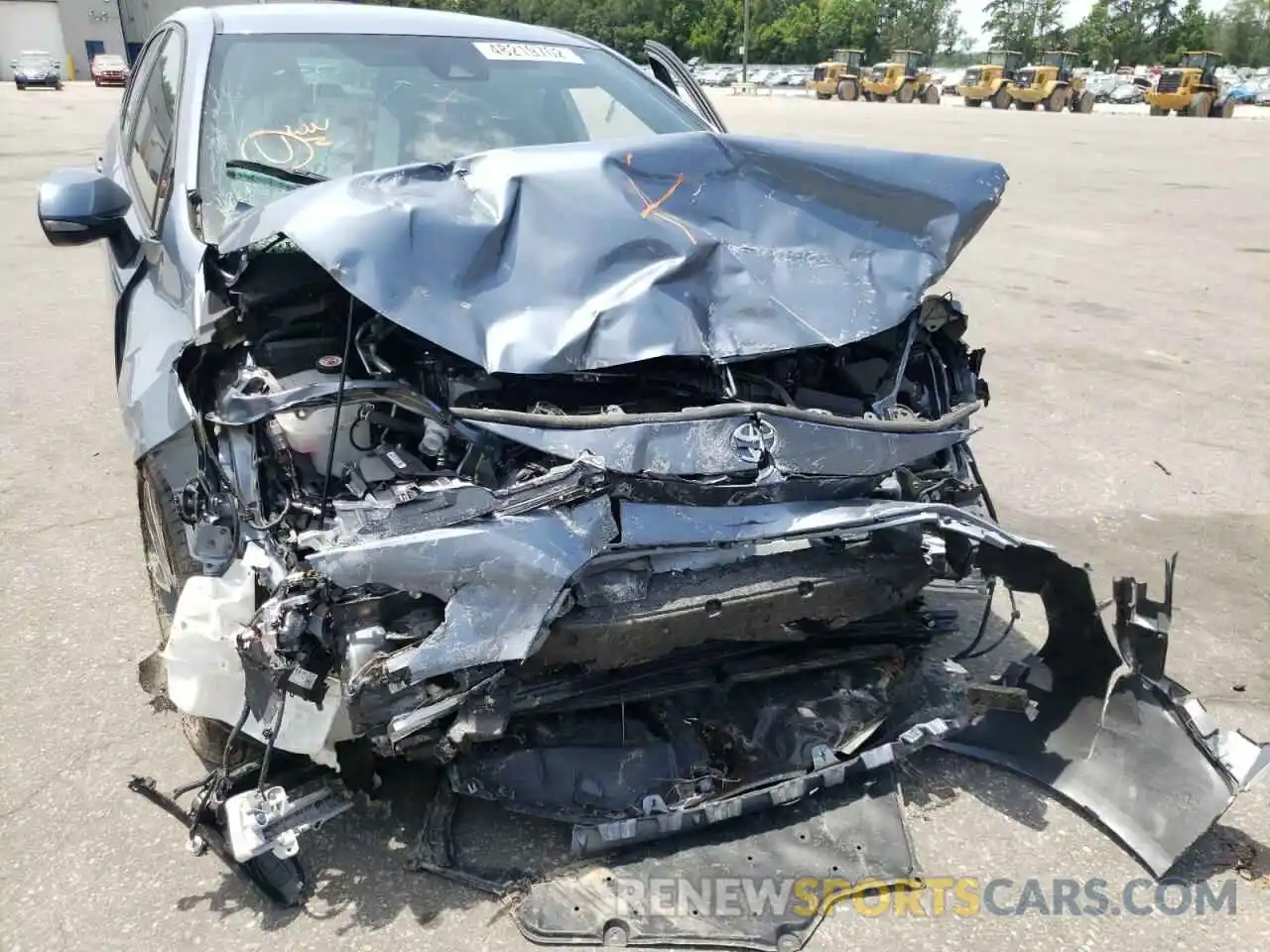 9 Photograph of a damaged car 5YFS4RCE1LP045905 TOYOTA COROLLA 2020