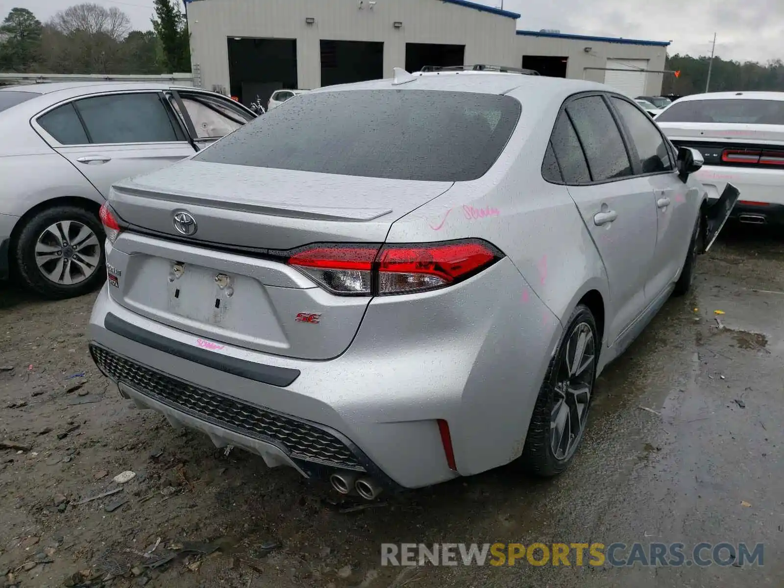 4 Photograph of a damaged car 5YFS4RCE1LP048934 TOYOTA COROLLA 2020