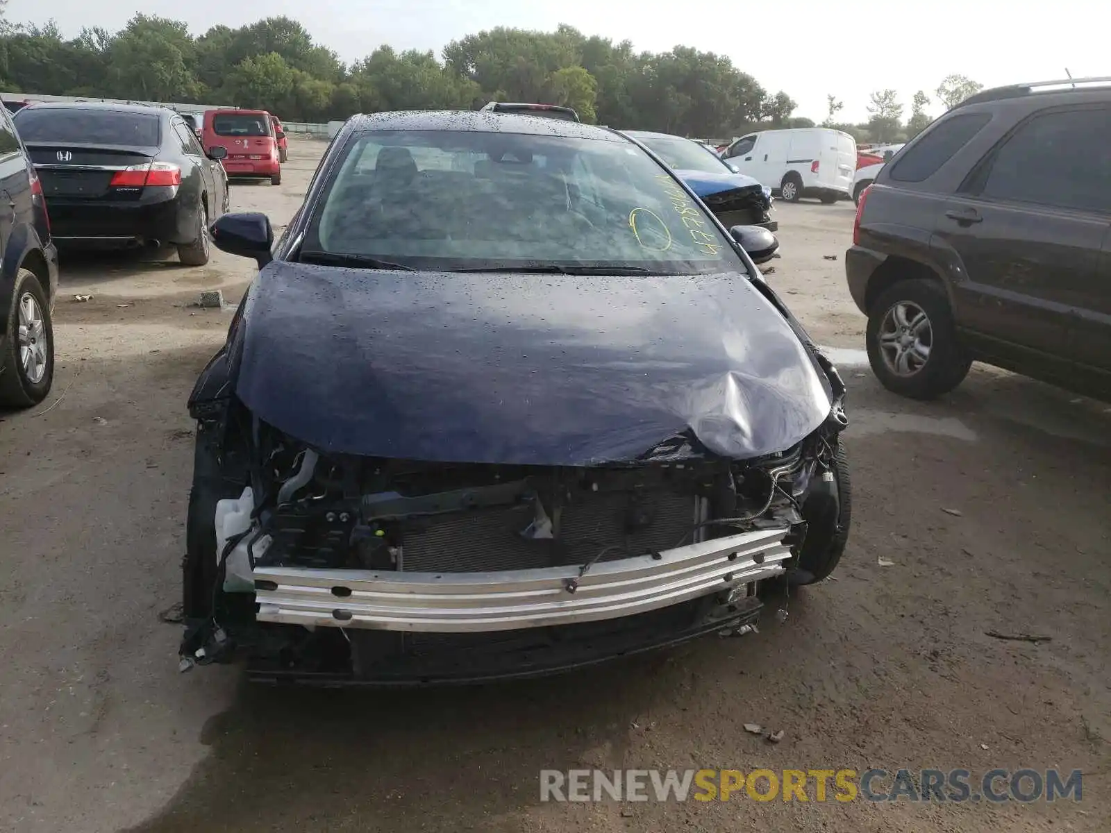 9 Photograph of a damaged car 5YFS4RCE1LP050117 TOYOTA COROLLA 2020