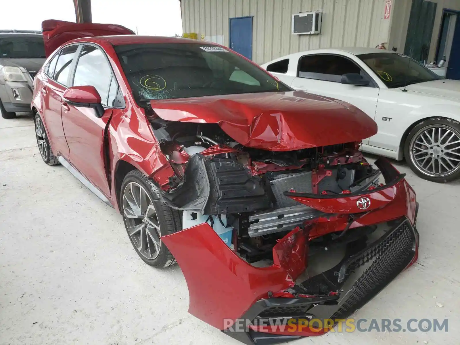 1 Photograph of a damaged car 5YFS4RCE1LP050599 TOYOTA COROLLA 2020