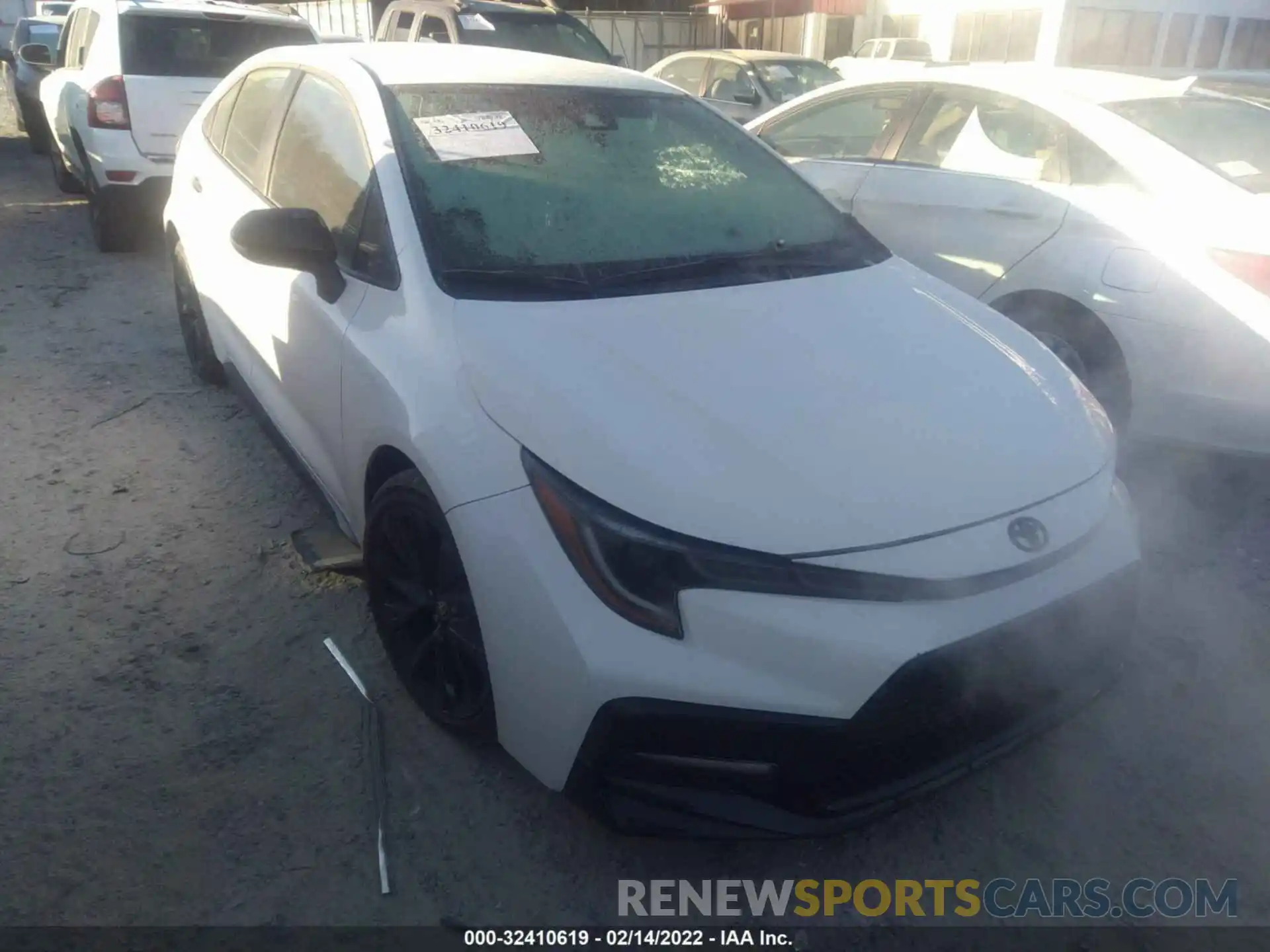 1 Photograph of a damaged car 5YFS4RCE1LP050750 TOYOTA COROLLA 2020