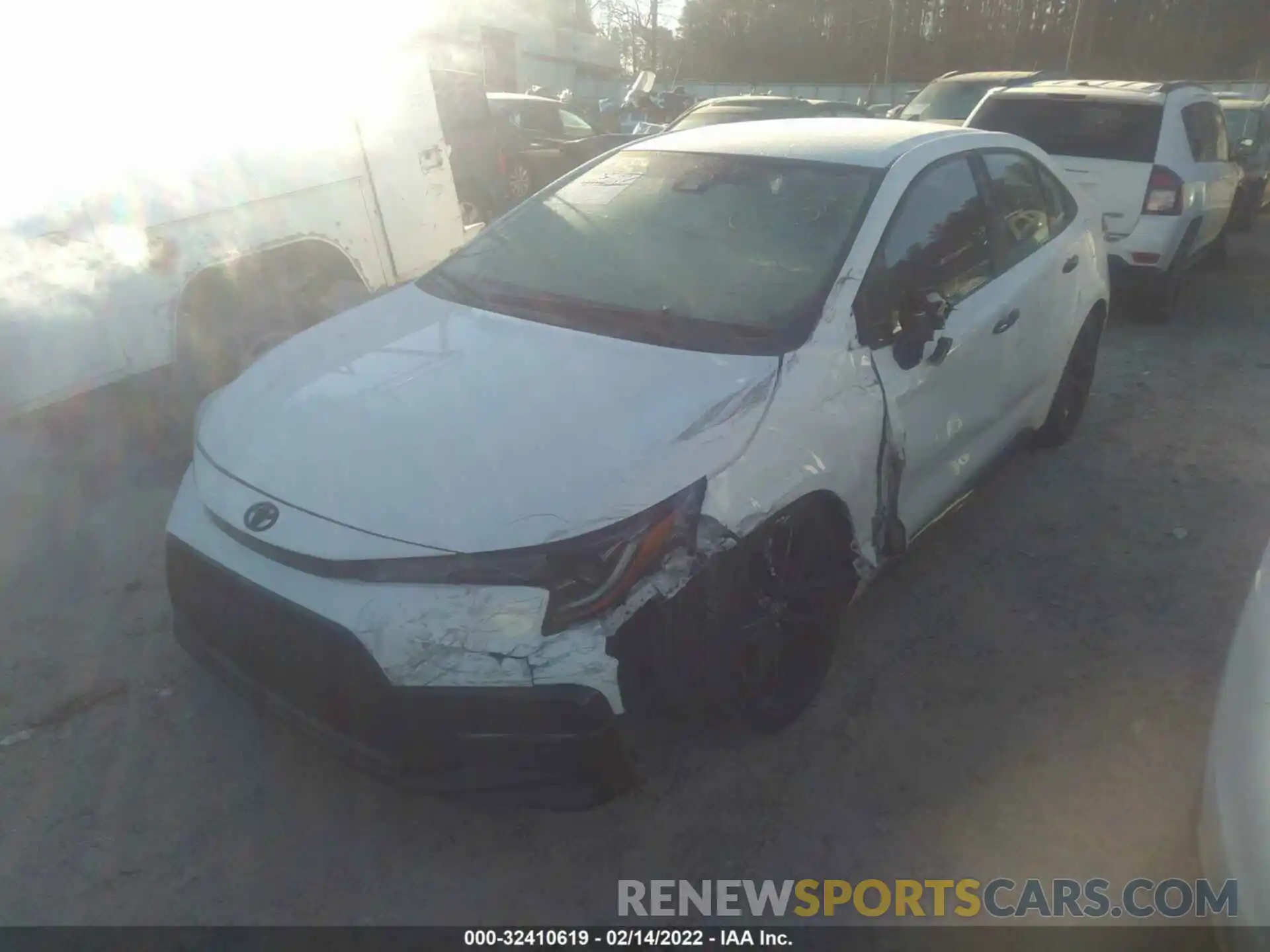 2 Photograph of a damaged car 5YFS4RCE1LP050750 TOYOTA COROLLA 2020