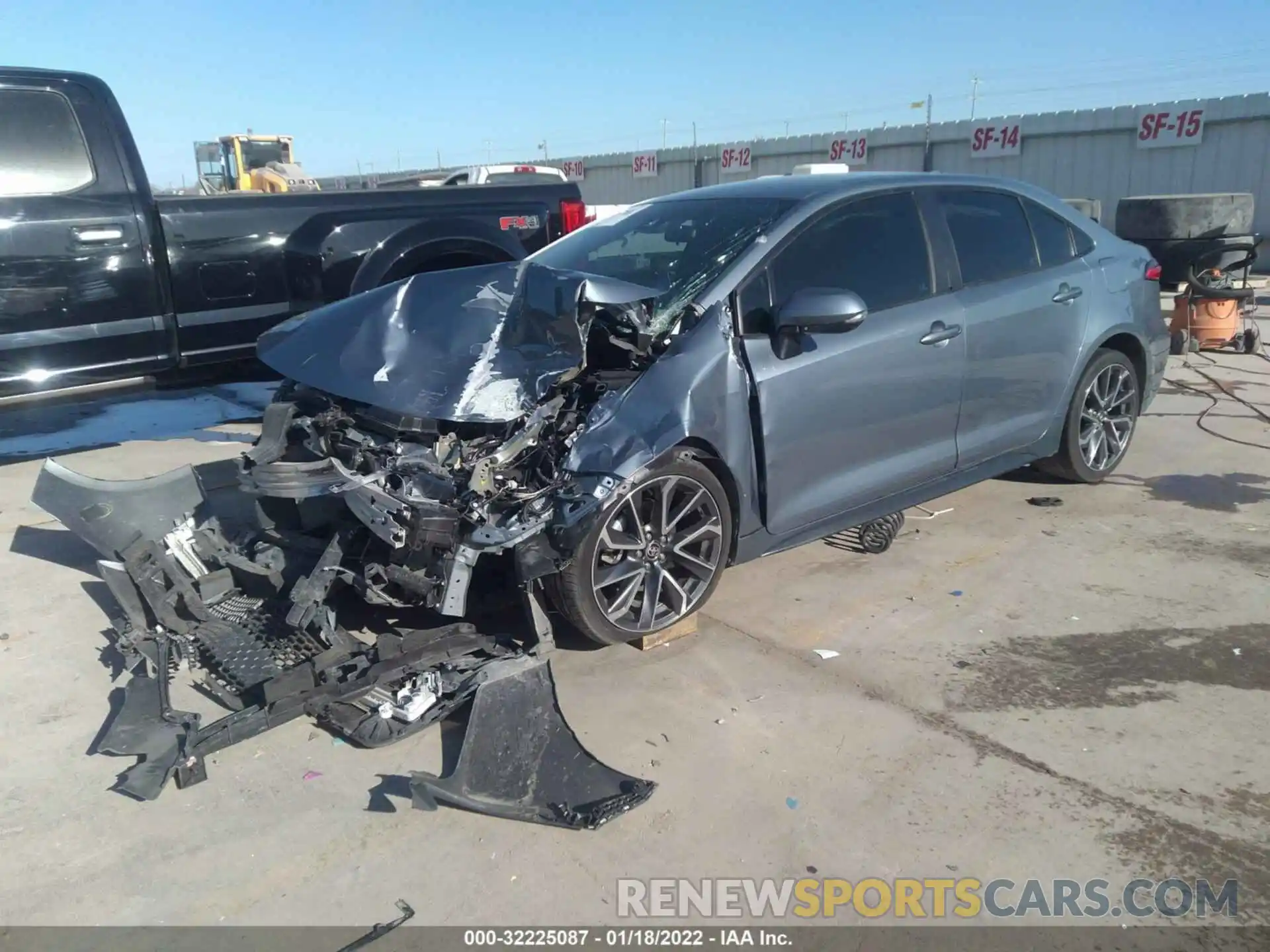 2 Photograph of a damaged car 5YFS4RCE1LP050814 TOYOTA COROLLA 2020