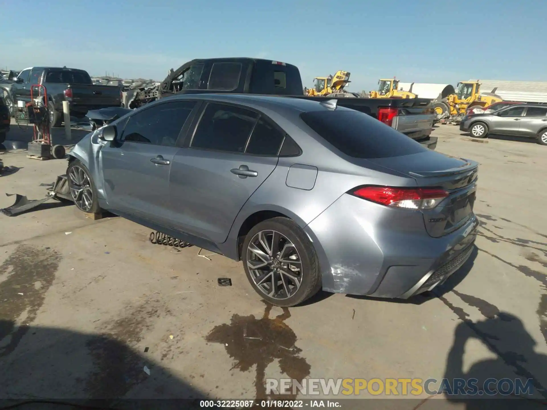 3 Photograph of a damaged car 5YFS4RCE1LP050814 TOYOTA COROLLA 2020