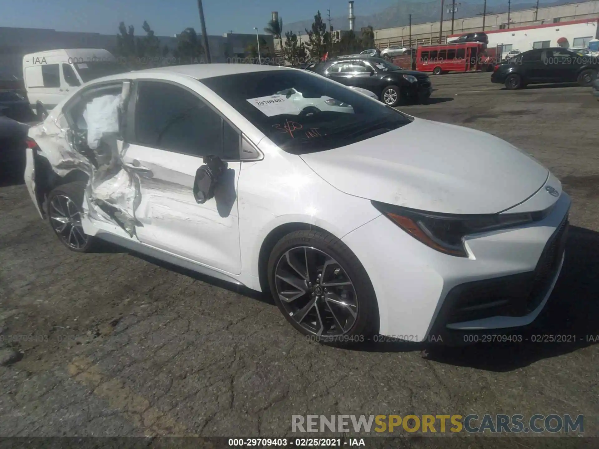 1 Photograph of a damaged car 5YFS4RCE1LP051607 TOYOTA COROLLA 2020