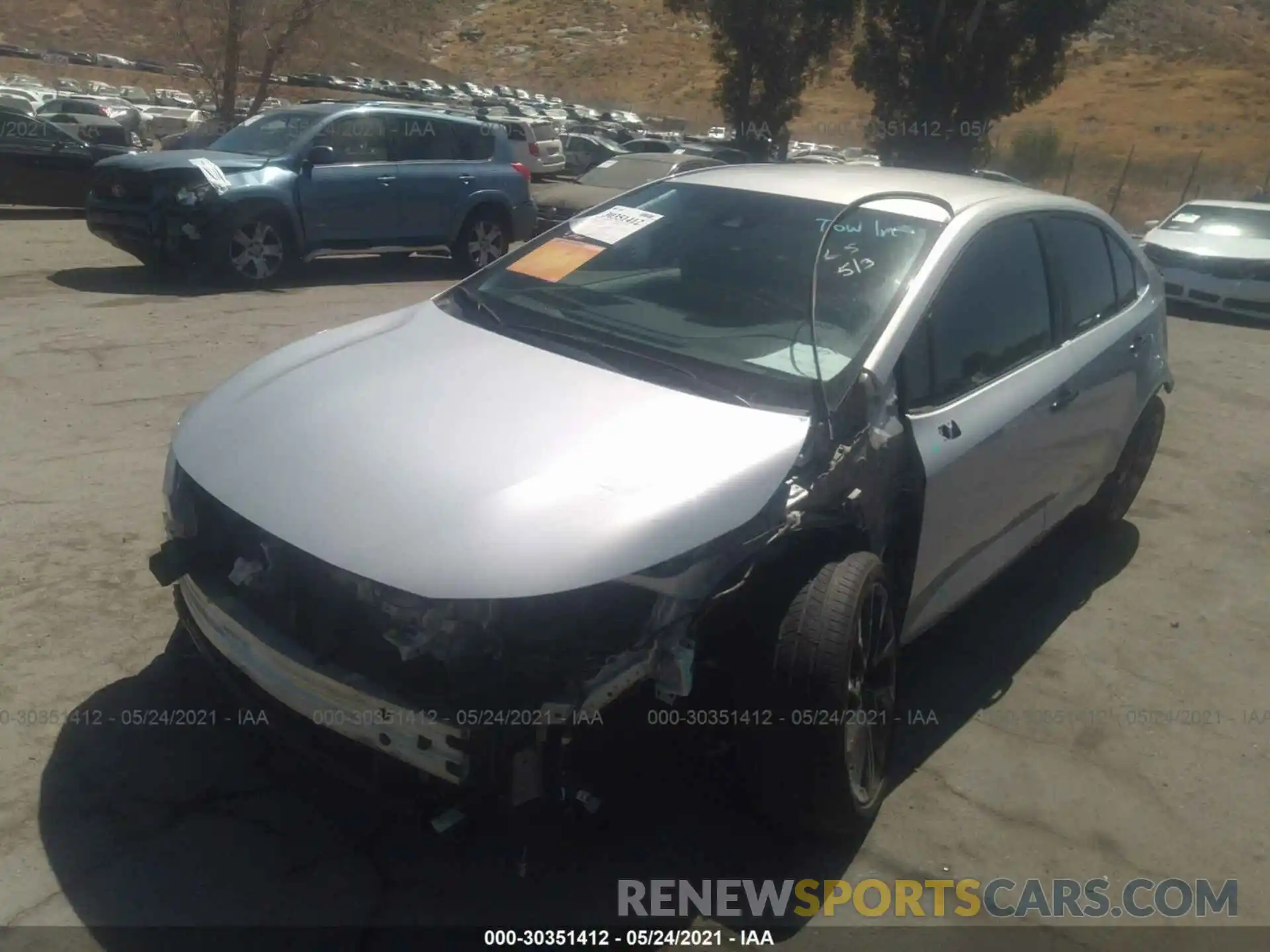 2 Photograph of a damaged car 5YFS4RCE1LP055513 TOYOTA COROLLA 2020