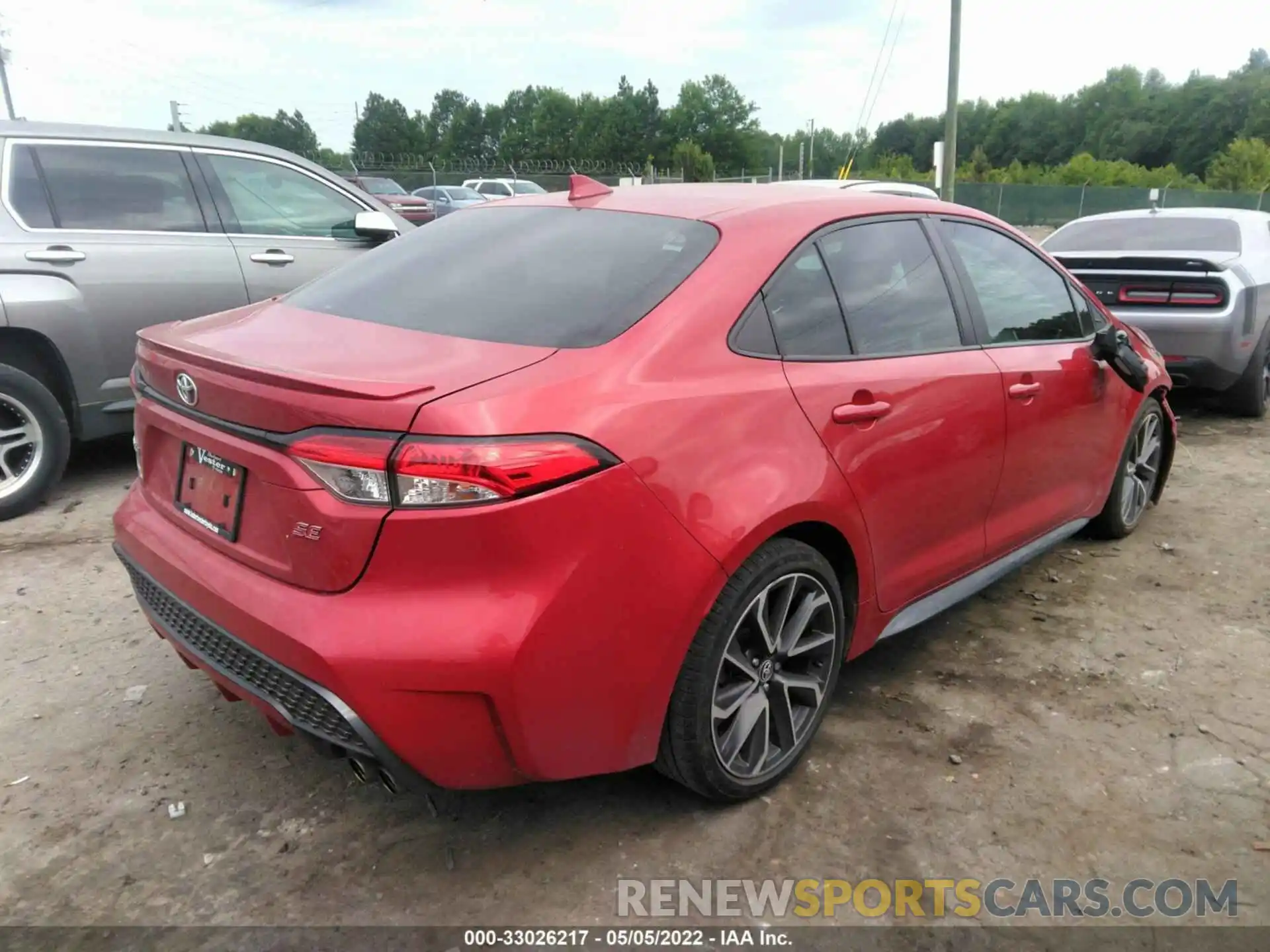 4 Photograph of a damaged car 5YFS4RCE1LP057620 TOYOTA COROLLA 2020