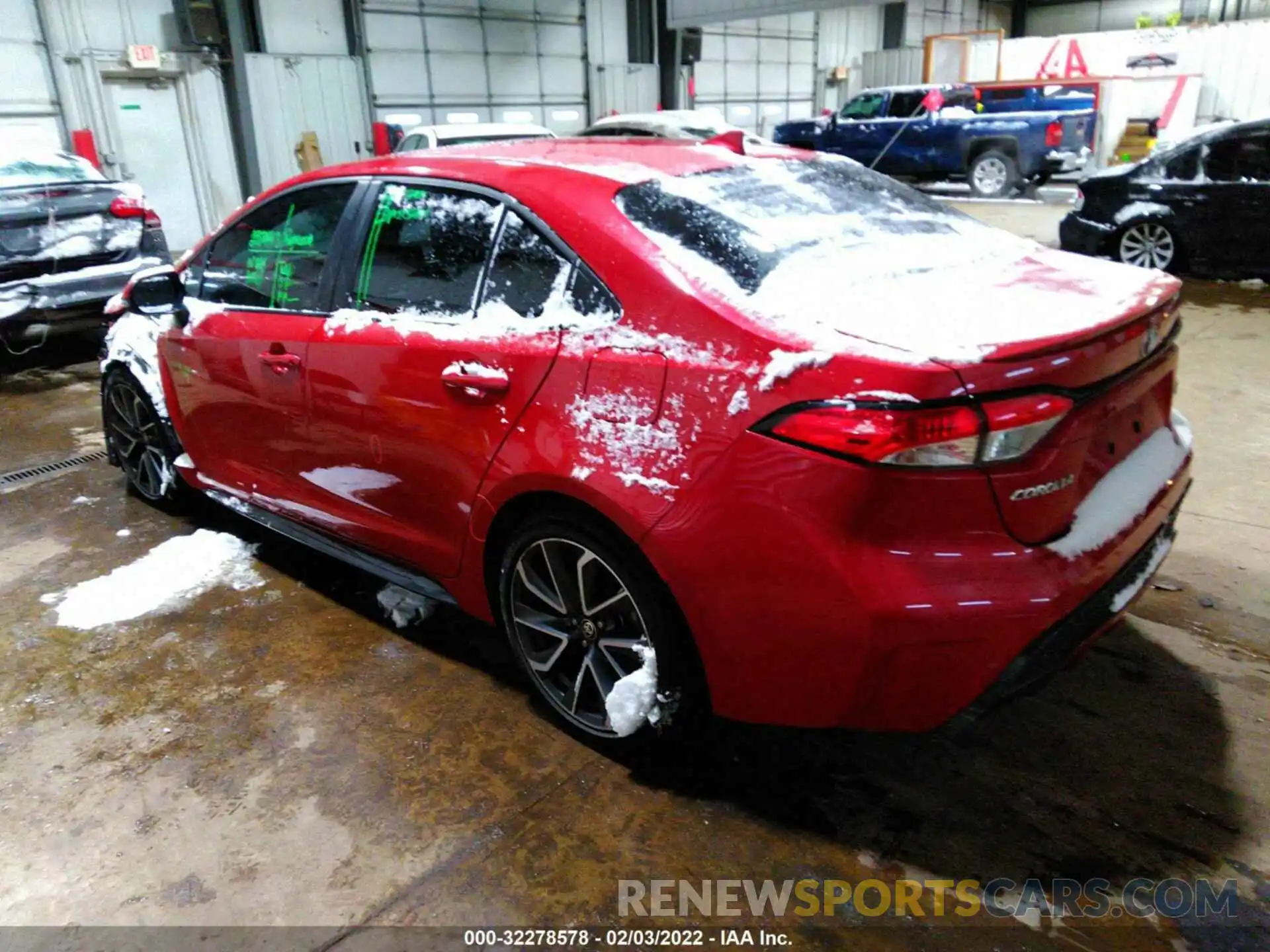 3 Photograph of a damaged car 5YFS4RCE2LP002450 TOYOTA COROLLA 2020