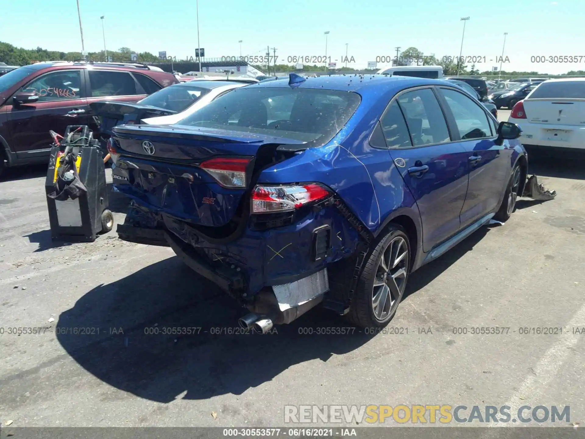 4 Photograph of a damaged car 5YFS4RCE2LP011519 TOYOTA COROLLA 2020