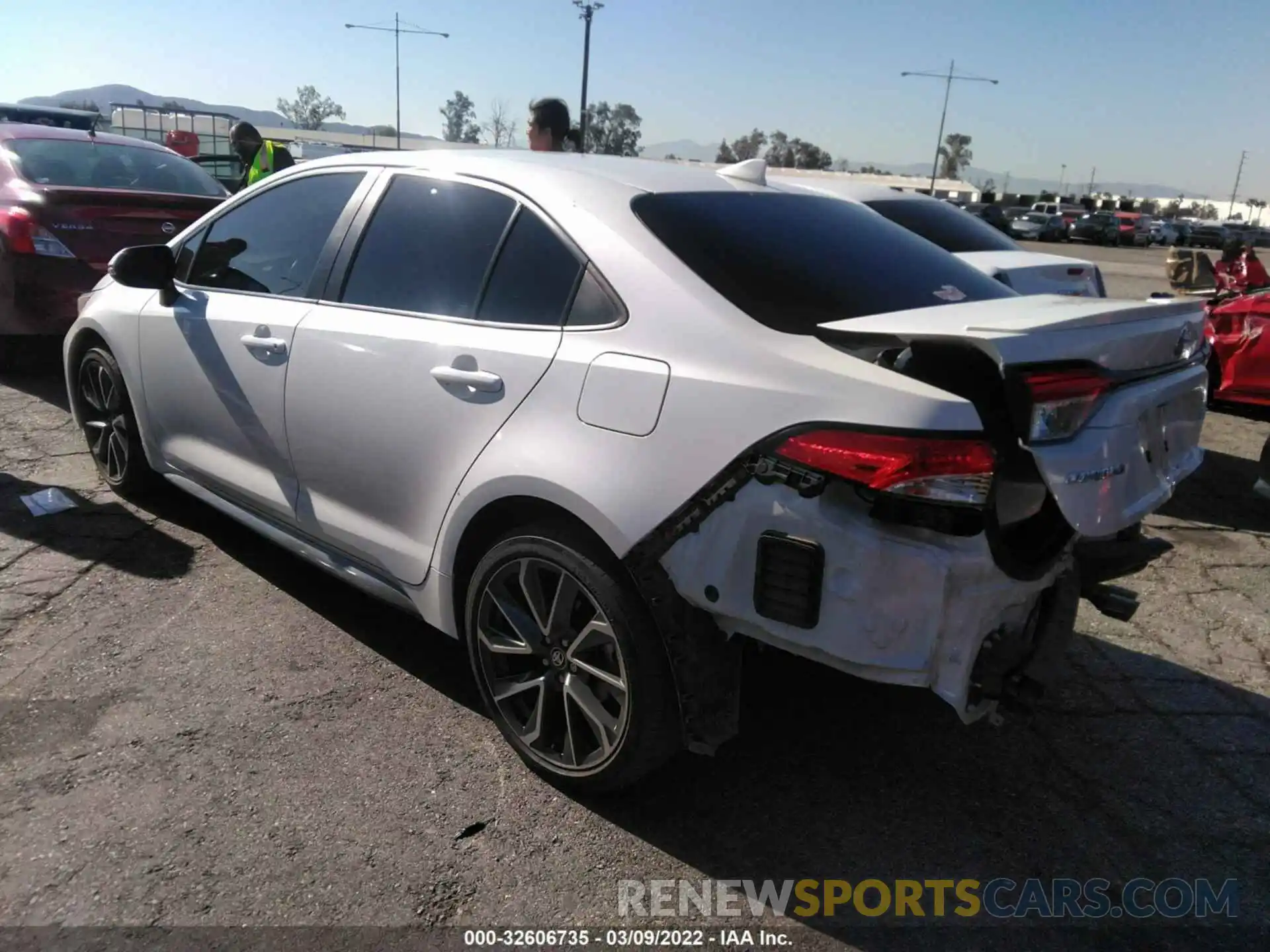 3 Photograph of a damaged car 5YFS4RCE2LP014260 TOYOTA COROLLA 2020