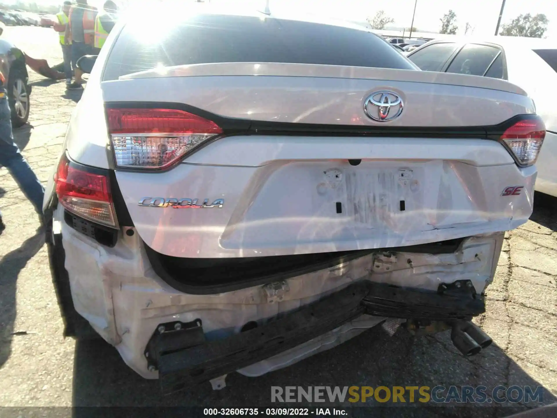 6 Photograph of a damaged car 5YFS4RCE2LP014260 TOYOTA COROLLA 2020