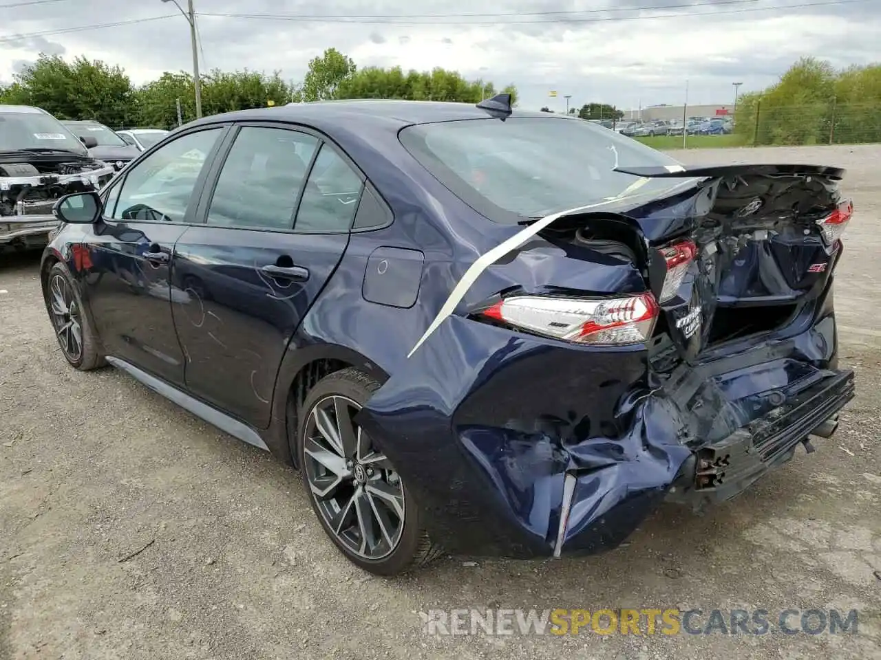 3 Photograph of a damaged car 5YFS4RCE2LP014825 TOYOTA COROLLA 2020