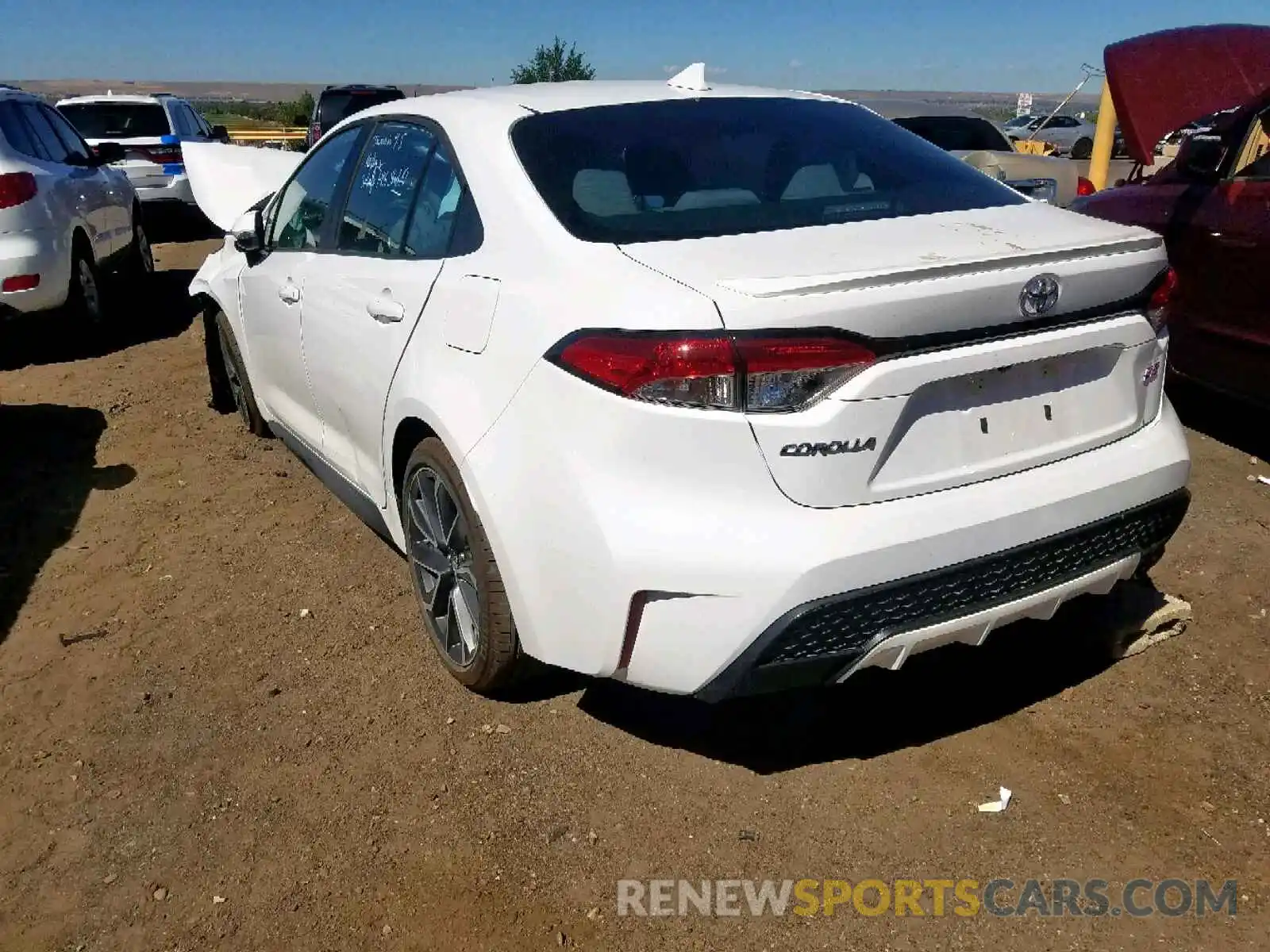 3 Photograph of a damaged car 5YFS4RCE2LP016073 TOYOTA COROLLA 2020