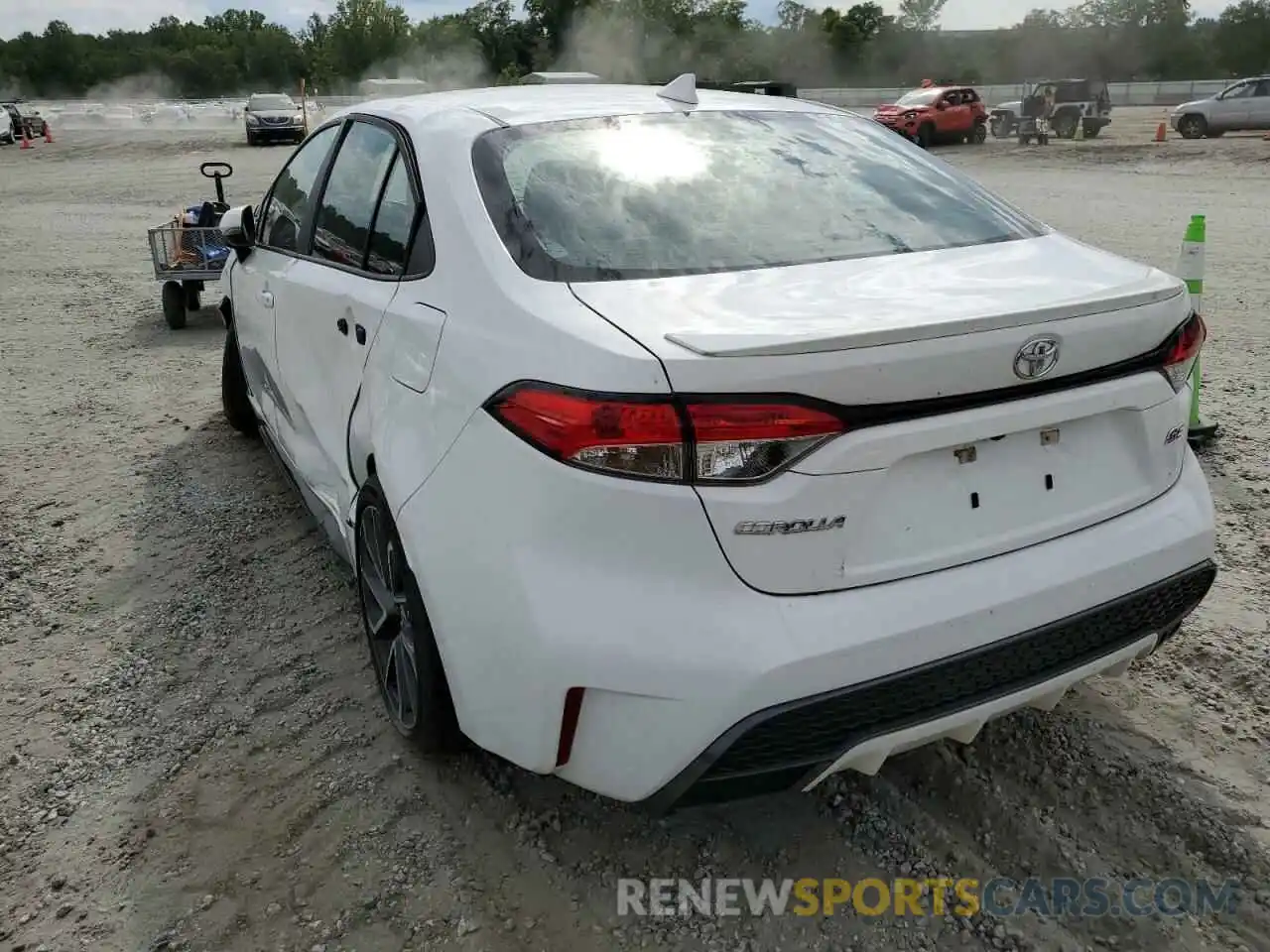 3 Photograph of a damaged car 5YFS4RCE2LP021709 TOYOTA COROLLA 2020