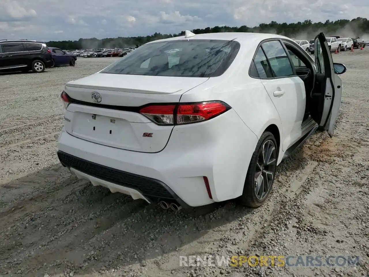 4 Photograph of a damaged car 5YFS4RCE2LP021709 TOYOTA COROLLA 2020