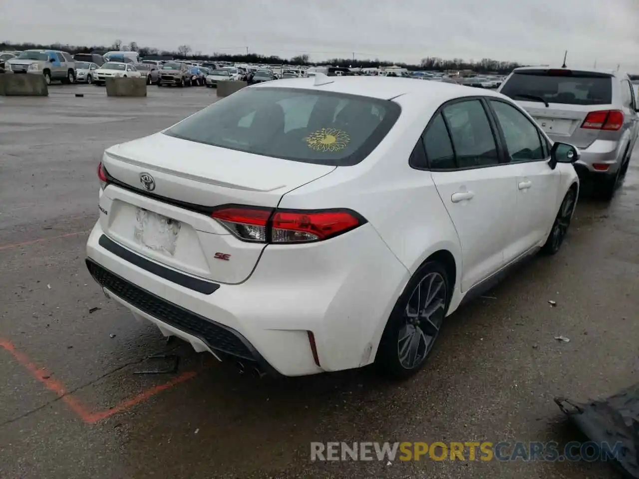 4 Photograph of a damaged car 5YFS4RCE2LP022648 TOYOTA COROLLA 2020