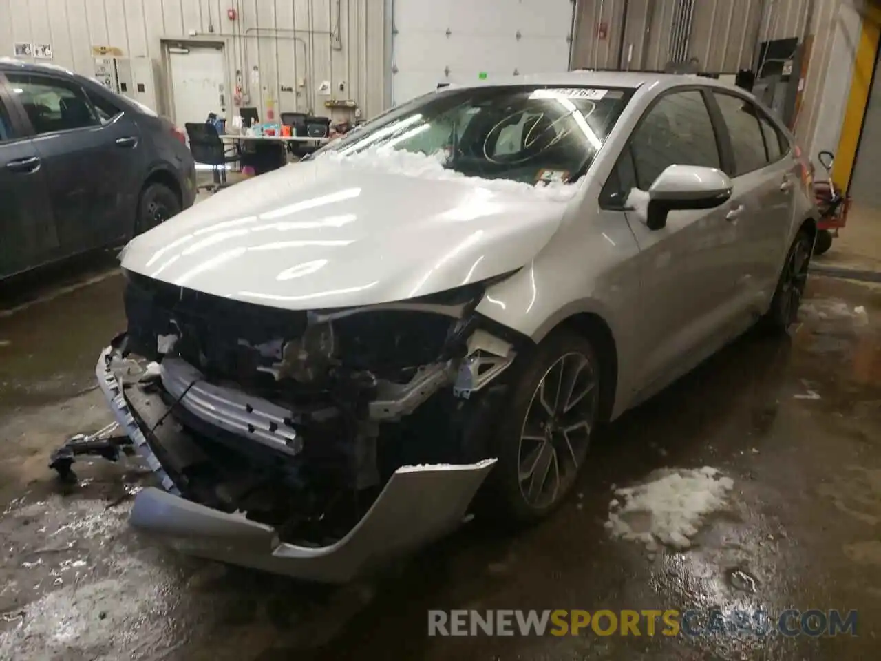 2 Photograph of a damaged car 5YFS4RCE2LP022925 TOYOTA COROLLA 2020