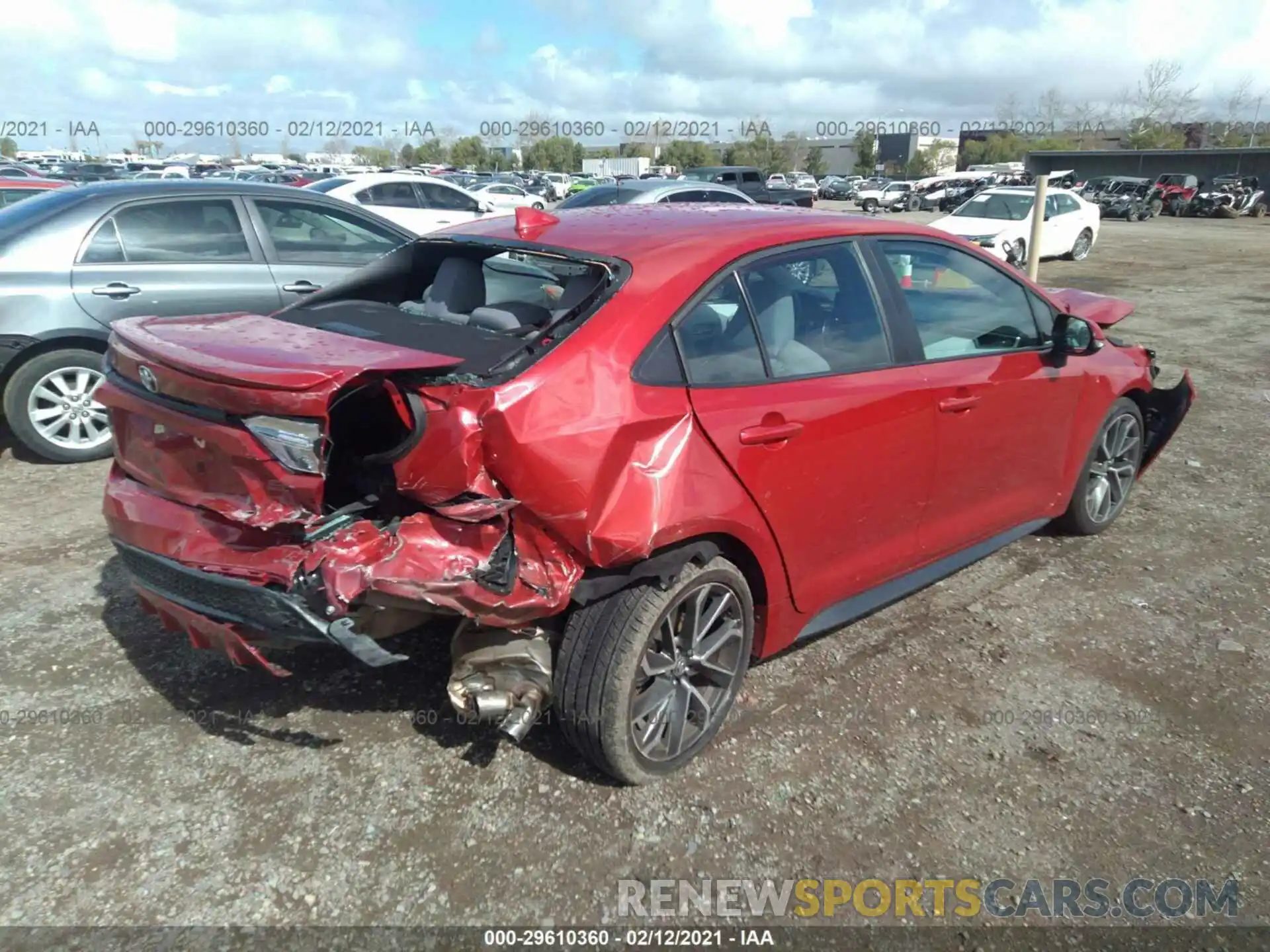 4 Photograph of a damaged car 5YFS4RCE2LP023623 TOYOTA COROLLA 2020