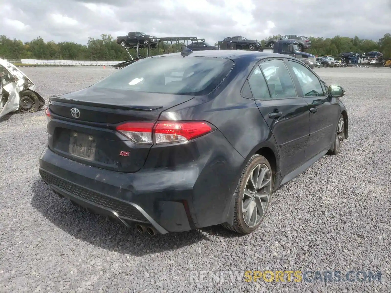 4 Photograph of a damaged car 5YFS4RCE2LP023671 TOYOTA COROLLA 2020