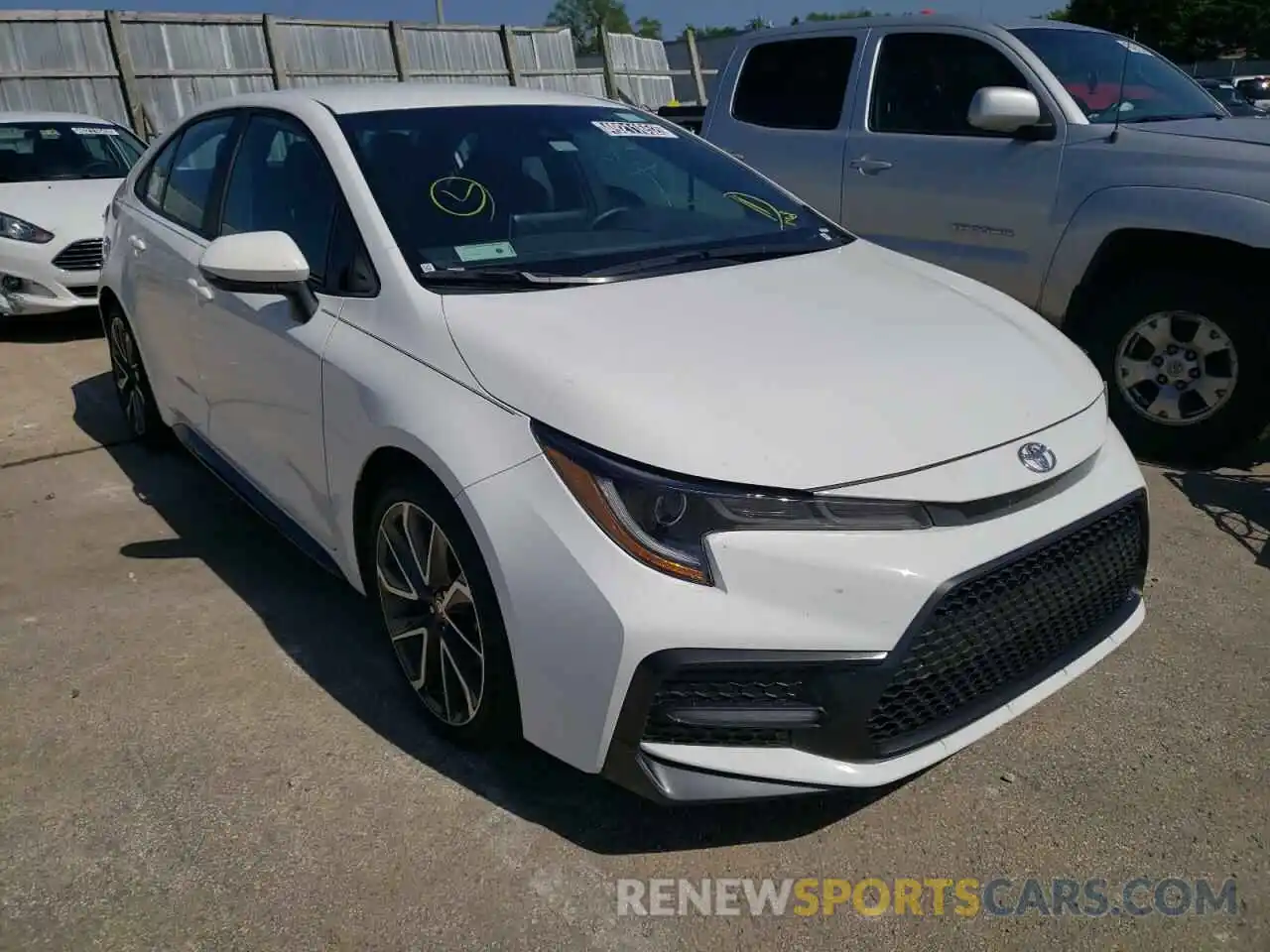 1 Photograph of a damaged car 5YFS4RCE2LP026652 TOYOTA COROLLA 2020