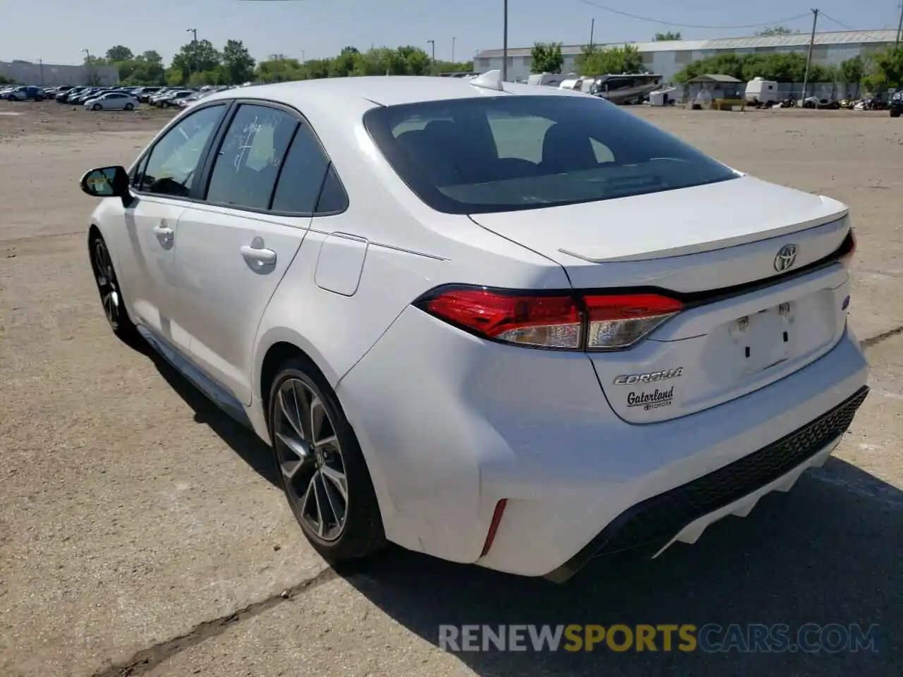 3 Photograph of a damaged car 5YFS4RCE2LP026652 TOYOTA COROLLA 2020