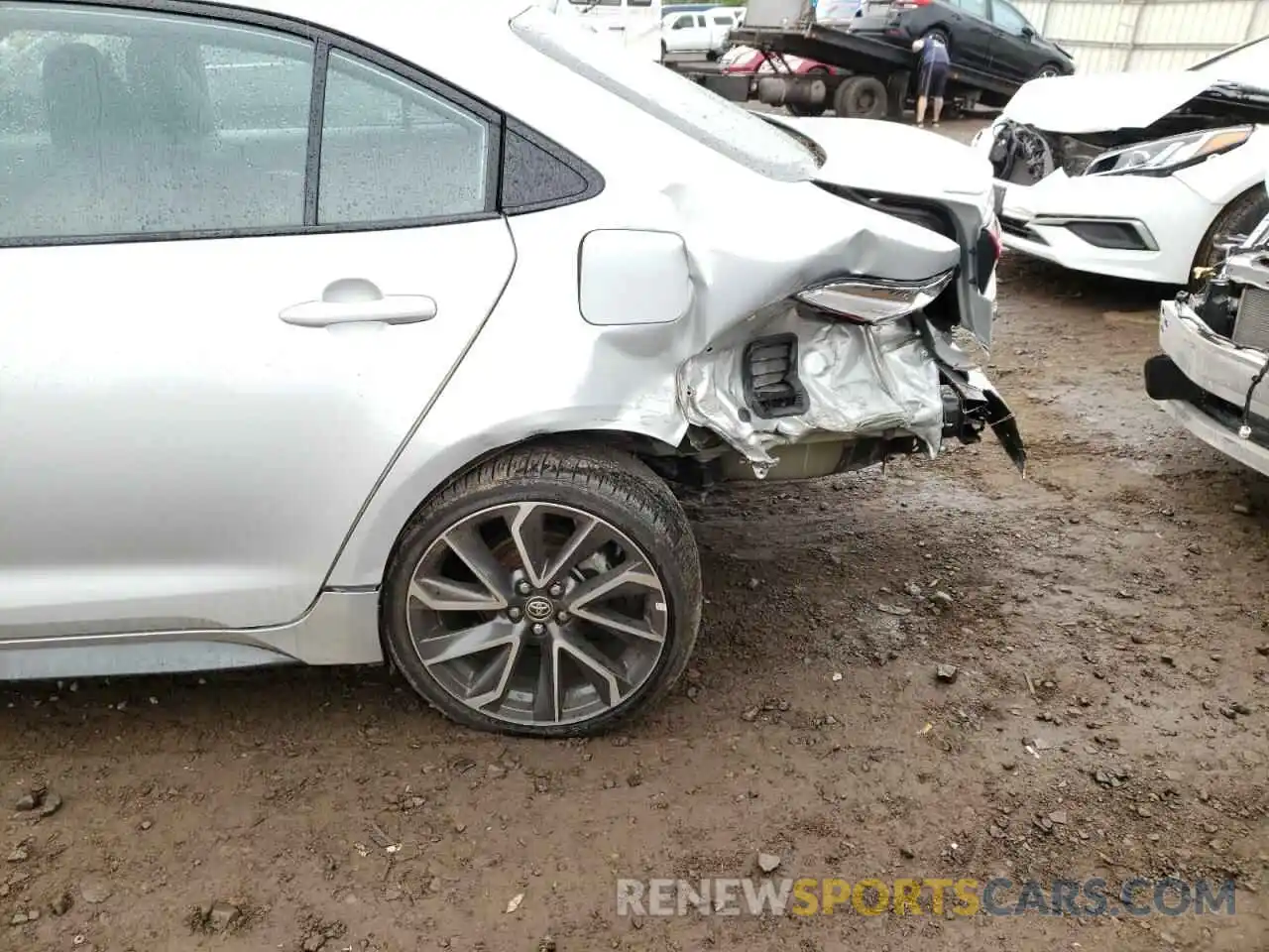 9 Photograph of a damaged car 5YFS4RCE2LP026991 TOYOTA COROLLA 2020