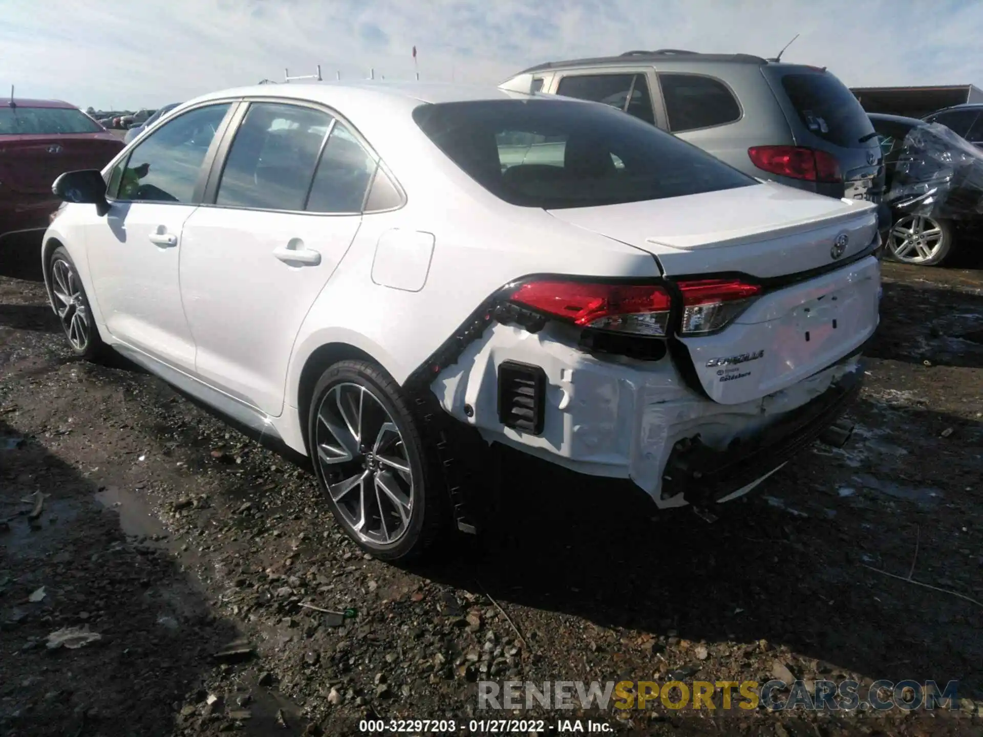 3 Photograph of a damaged car 5YFS4RCE2LP027297 TOYOTA COROLLA 2020