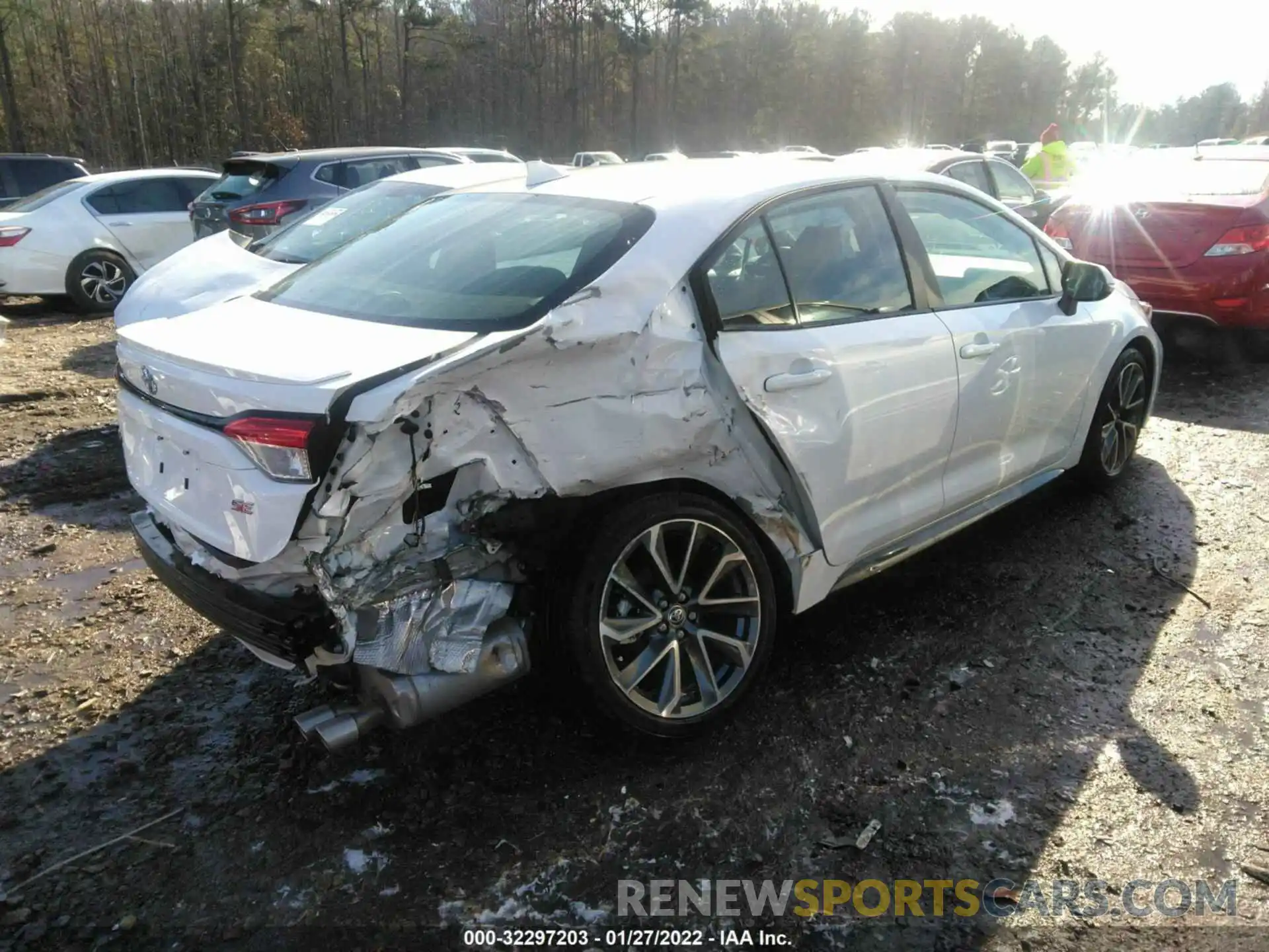 4 Photograph of a damaged car 5YFS4RCE2LP027297 TOYOTA COROLLA 2020