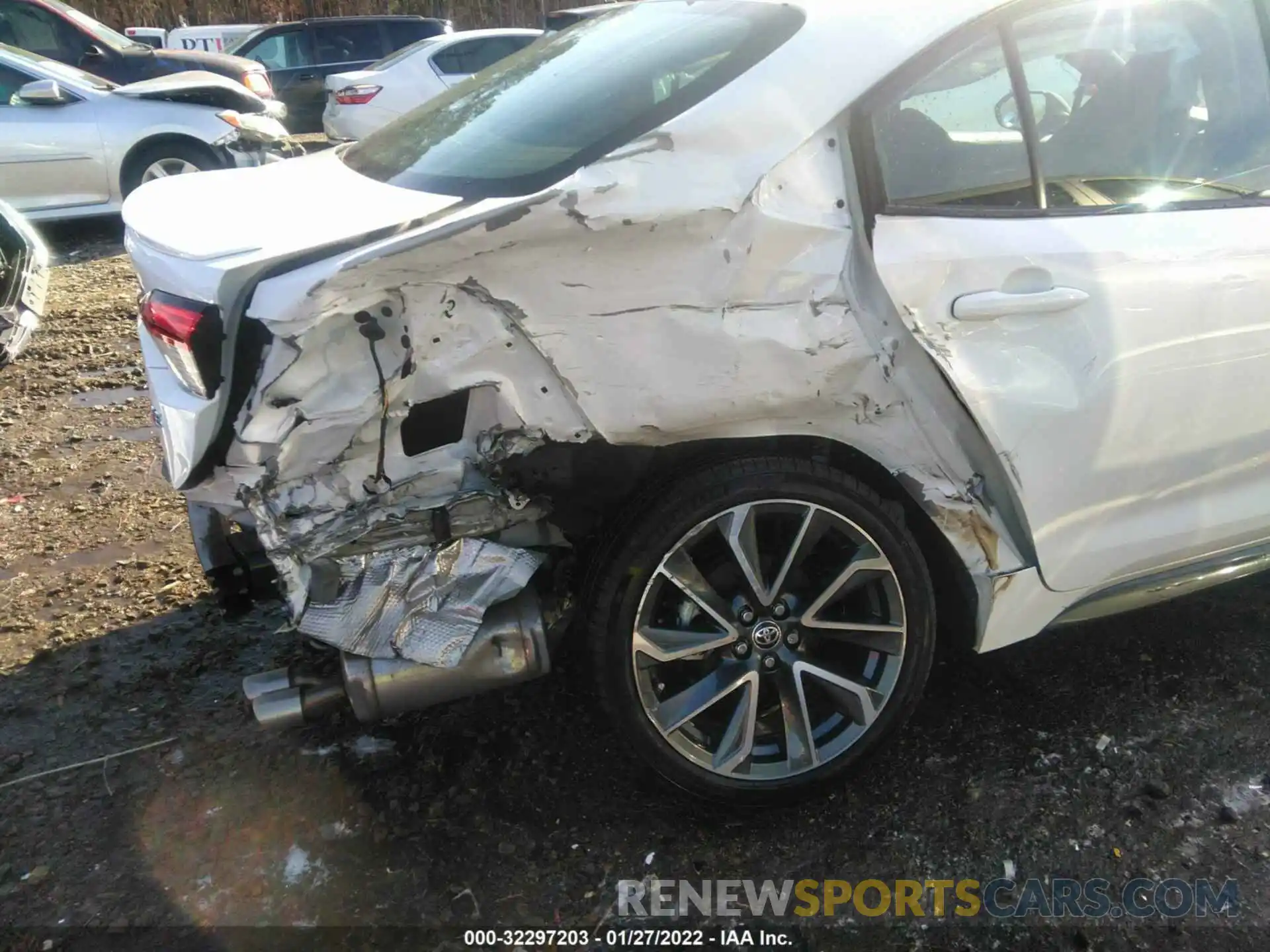 6 Photograph of a damaged car 5YFS4RCE2LP027297 TOYOTA COROLLA 2020