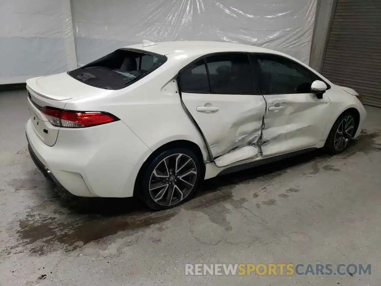 3 Photograph of a damaged car 5YFS4RCE2LP029390 TOYOTA COROLLA 2020