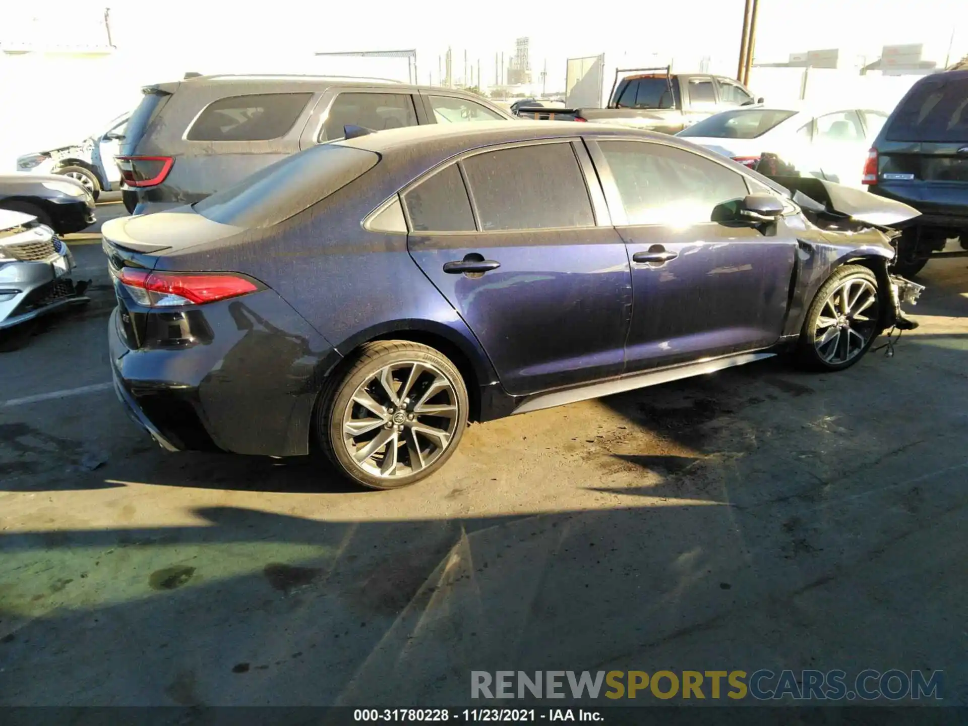 4 Photograph of a damaged car 5YFS4RCE2LP031754 TOYOTA COROLLA 2020