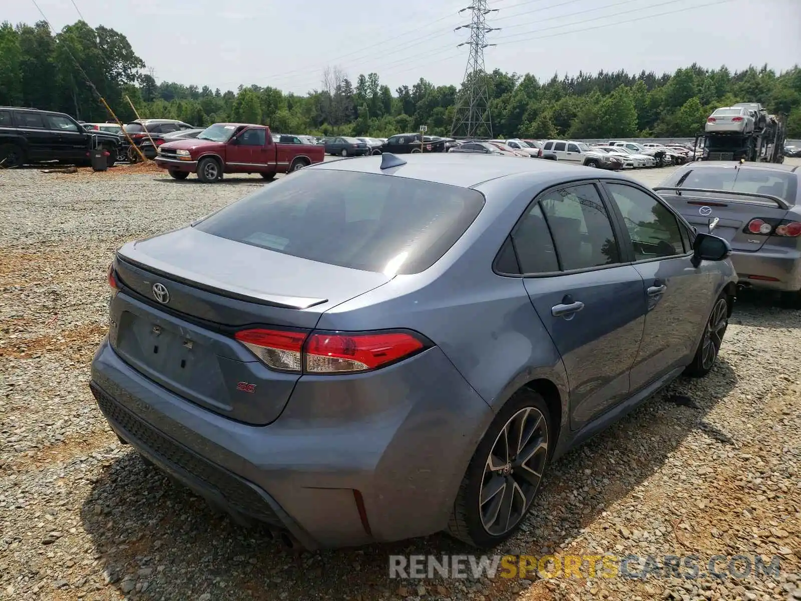 4 Photograph of a damaged car 5YFS4RCE2LP031852 TOYOTA COROLLA 2020