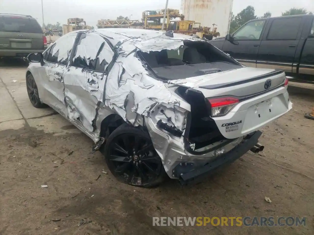 3 Photograph of a damaged car 5YFS4RCE2LP032063 TOYOTA COROLLA 2020