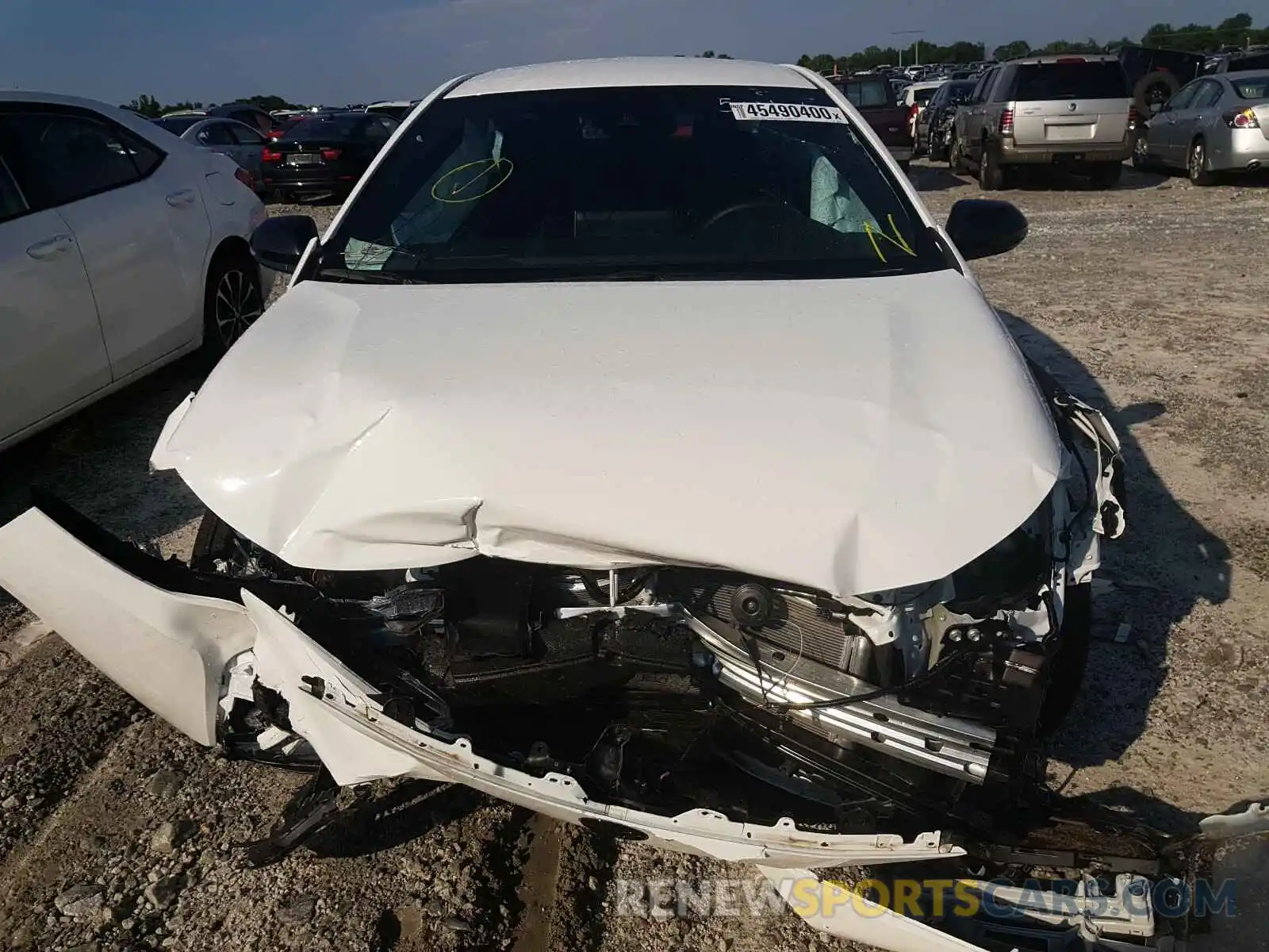 9 Photograph of a damaged car 5YFS4RCE2LP035044 TOYOTA COROLLA 2020