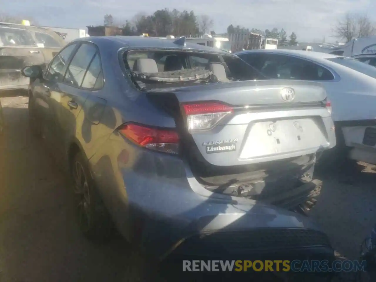 3 Photograph of a damaged car 5YFS4RCE2LP035240 TOYOTA COROLLA 2020