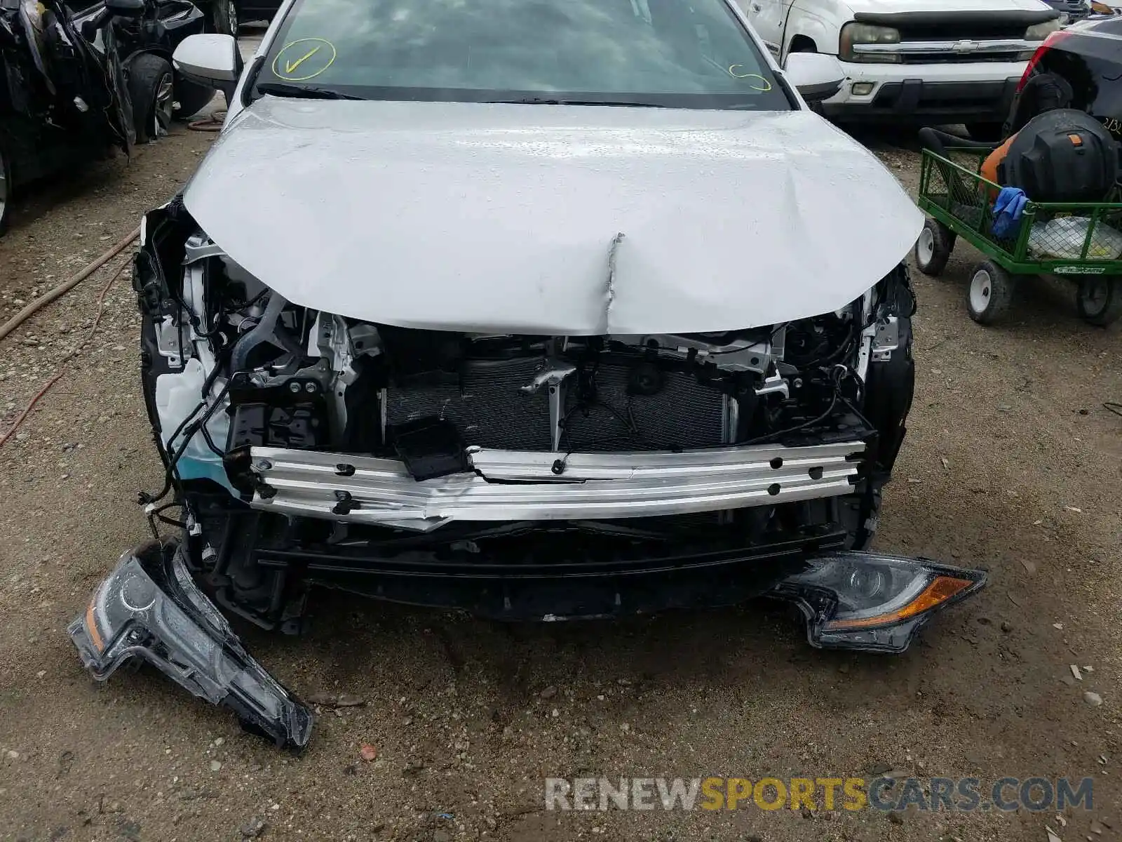 9 Photograph of a damaged car 5YFS4RCE2LP035285 TOYOTA COROLLA 2020