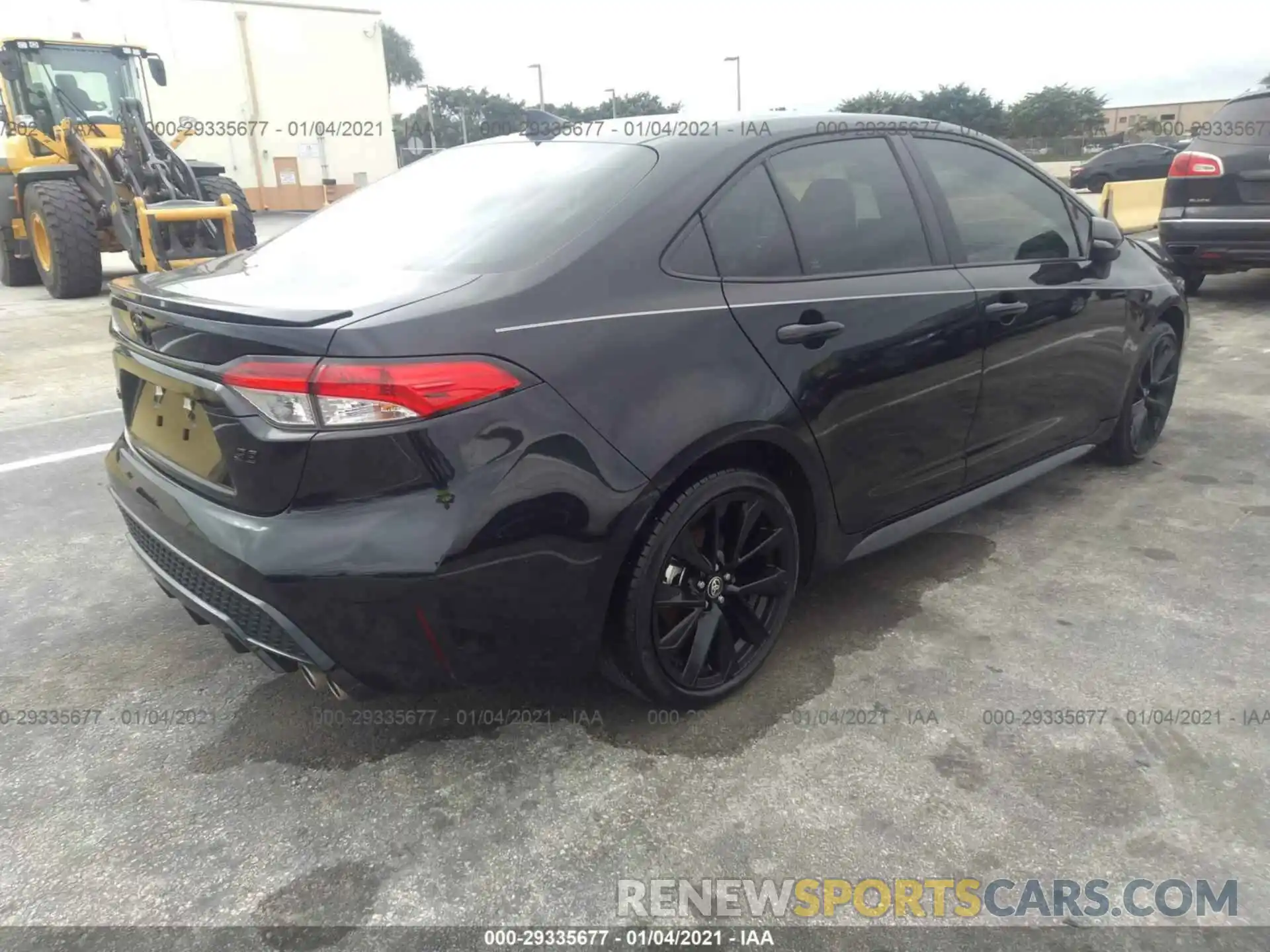 4 Photograph of a damaged car 5YFS4RCE2LP035738 TOYOTA COROLLA 2020