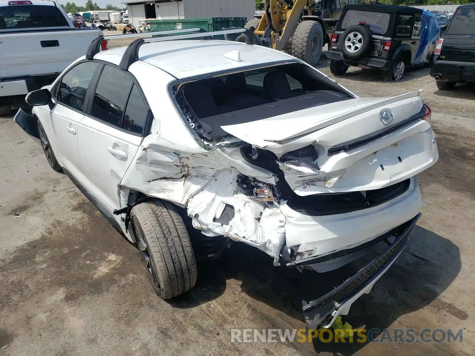 3 Photograph of a damaged car 5YFS4RCE2LP036131 TOYOTA COROLLA 2020