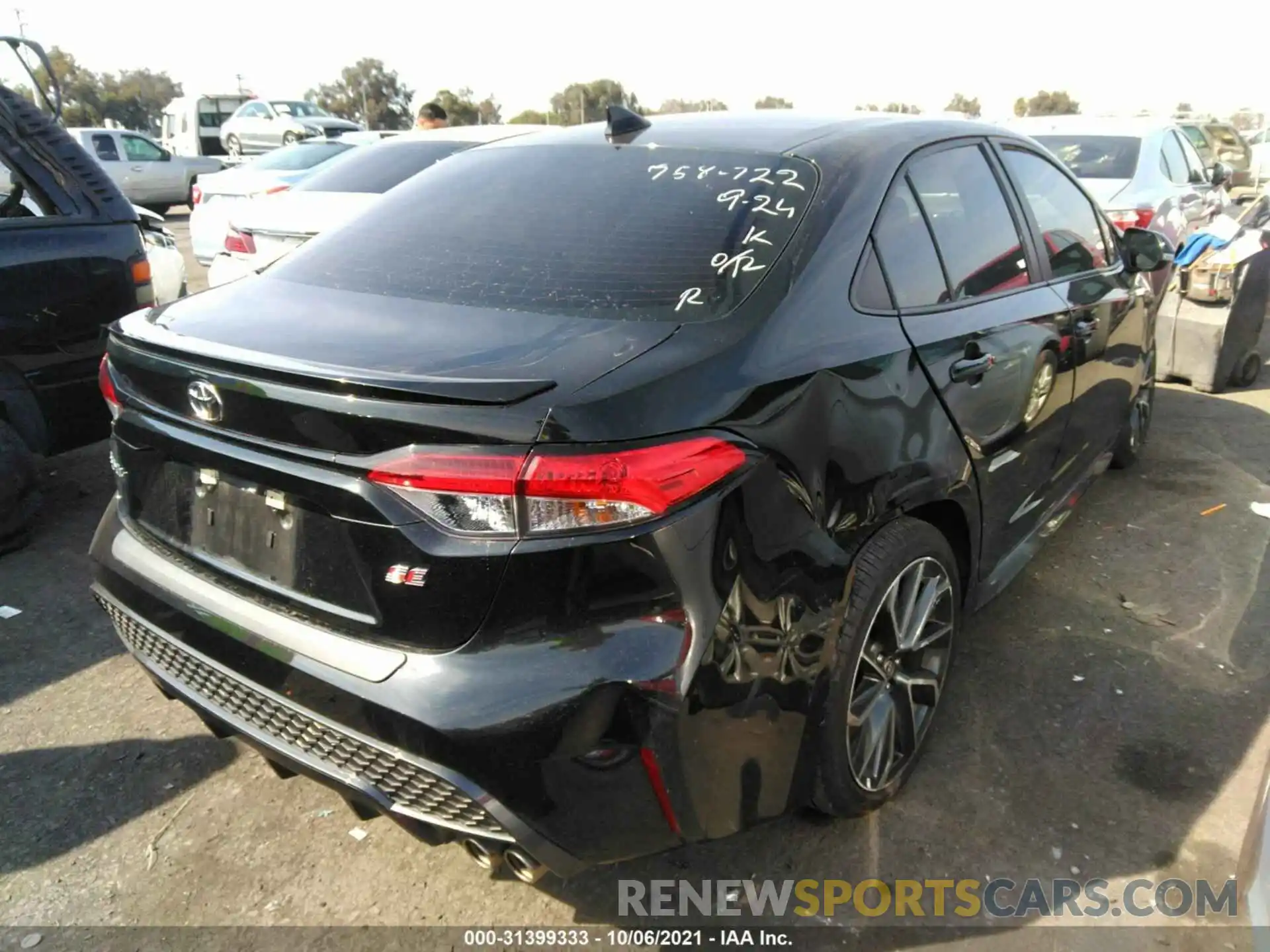 4 Photograph of a damaged car 5YFS4RCE2LP038283 TOYOTA COROLLA 2020