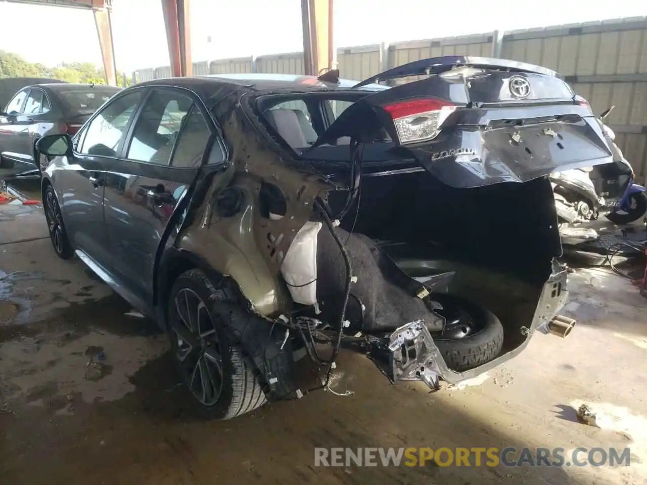 3 Photograph of a damaged car 5YFS4RCE2LP038946 TOYOTA COROLLA 2020