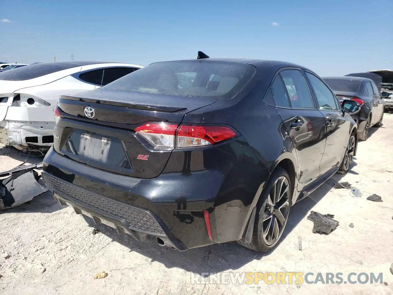 4 Photograph of a damaged car 5YFS4RCE2LP039367 TOYOTA COROLLA 2020