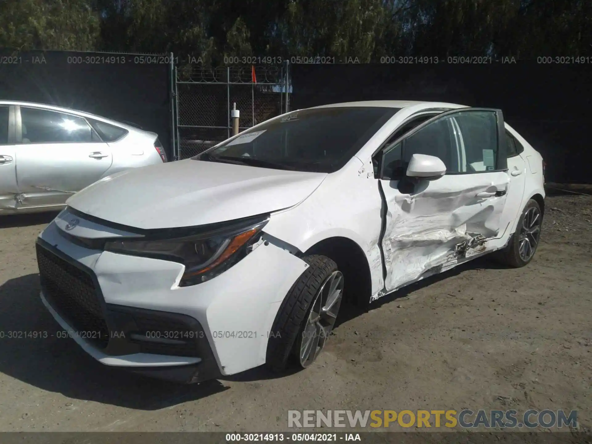 2 Photograph of a damaged car 5YFS4RCE2LP039417 TOYOTA COROLLA 2020