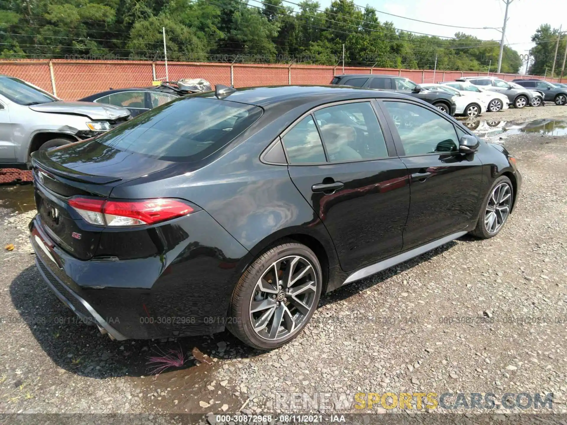 4 Photograph of a damaged car 5YFS4RCE2LP041653 TOYOTA COROLLA 2020