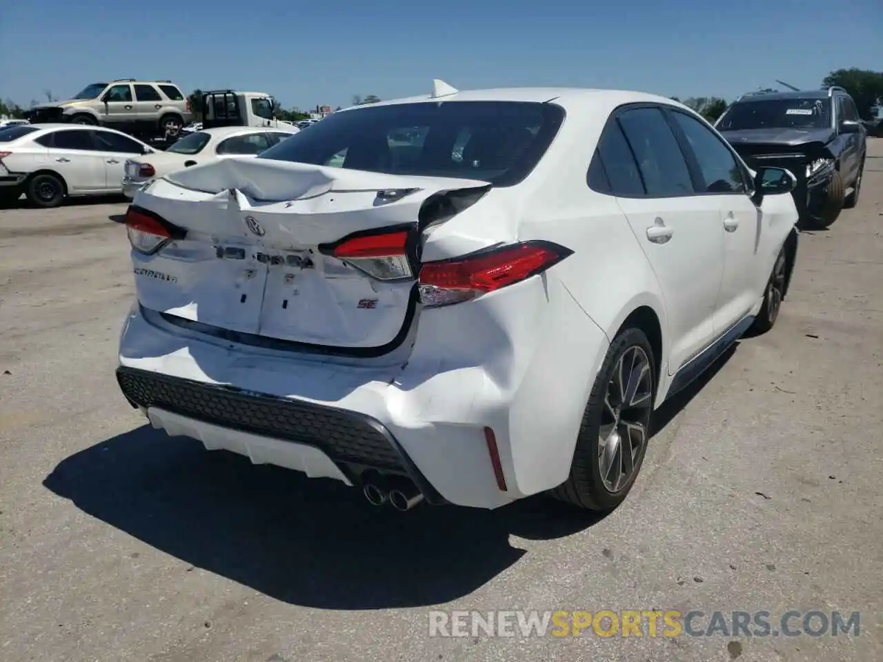 4 Photograph of a damaged car 5YFS4RCE2LP041930 TOYOTA COROLLA 2020