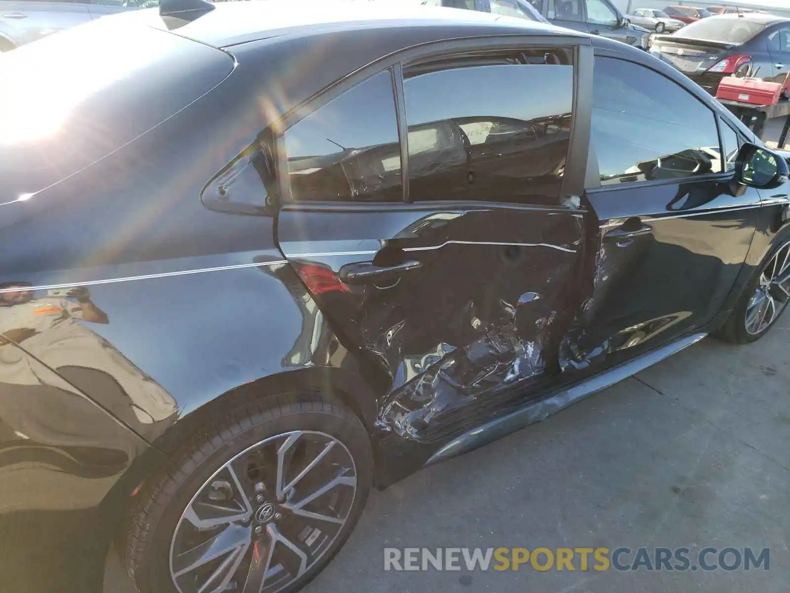 9 Photograph of a damaged car 5YFS4RCE2LP043077 TOYOTA COROLLA 2020