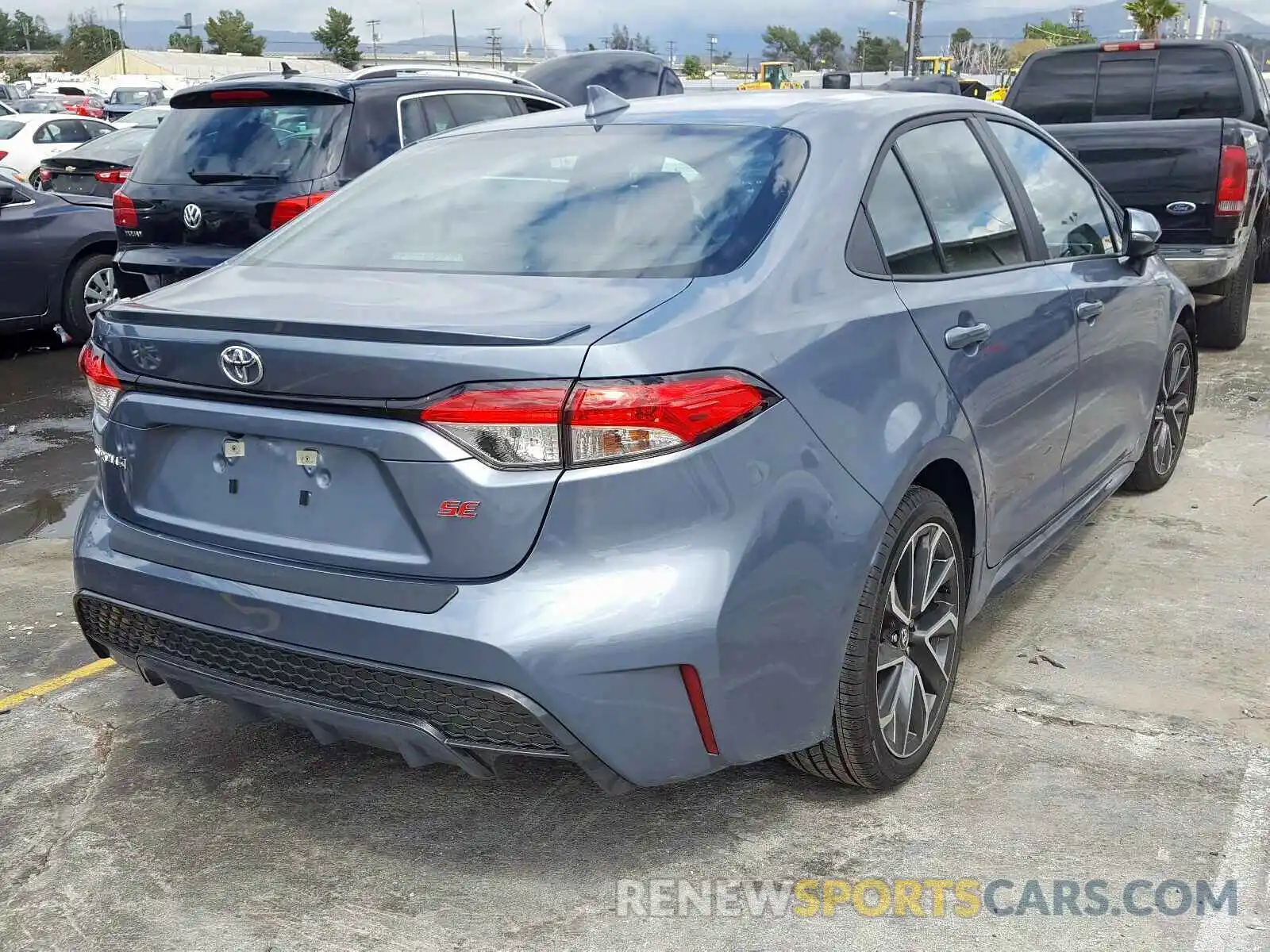 4 Photograph of a damaged car 5YFS4RCE2LP043094 TOYOTA COROLLA 2020