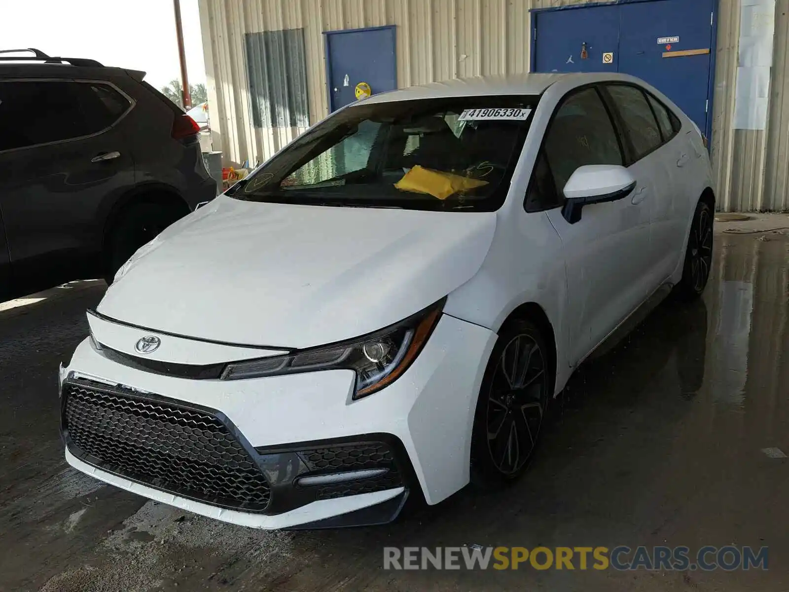 2 Photograph of a damaged car 5YFS4RCE2LP044536 TOYOTA COROLLA 2020